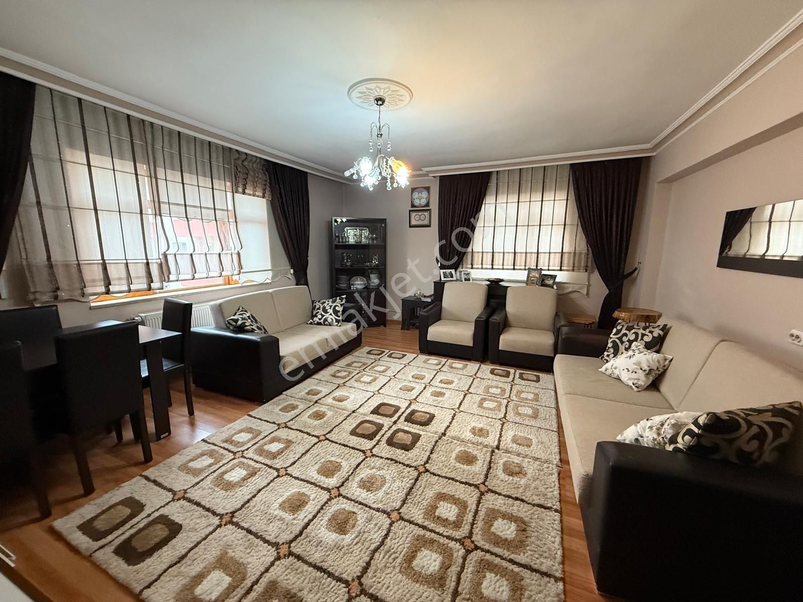 Elvan Mah. 130 M2 Net. Ebeveyn Banyolu Ara Kat Satılık Daire