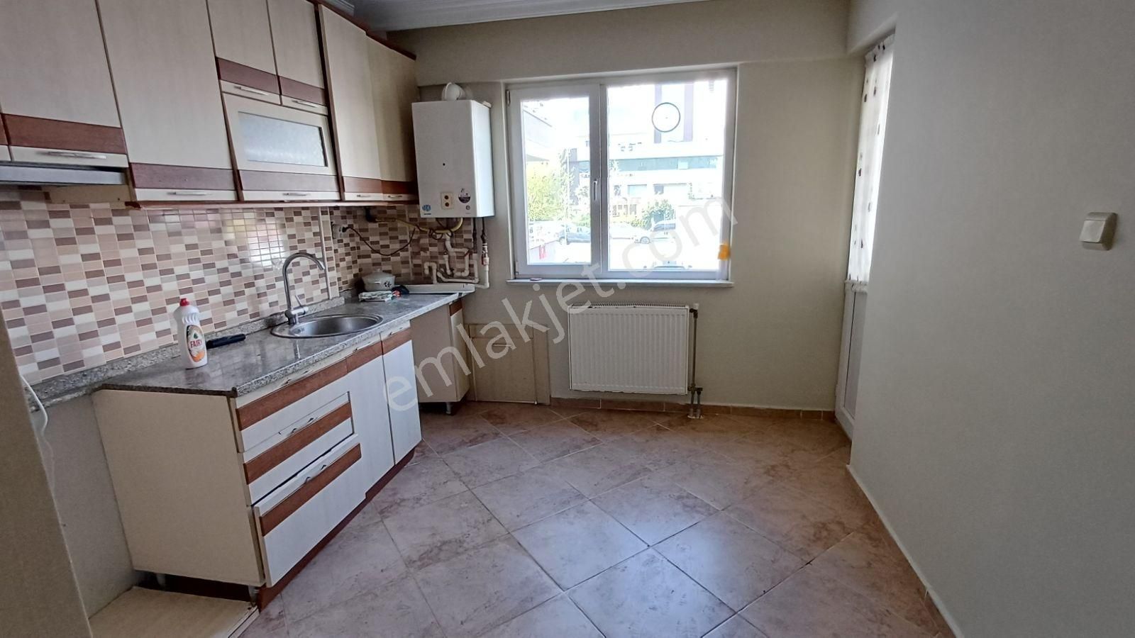 Boyanıyor - Özlüce Bulvarına Yakın Kiralık 3+1 Geniş Daıre - Görsel 18