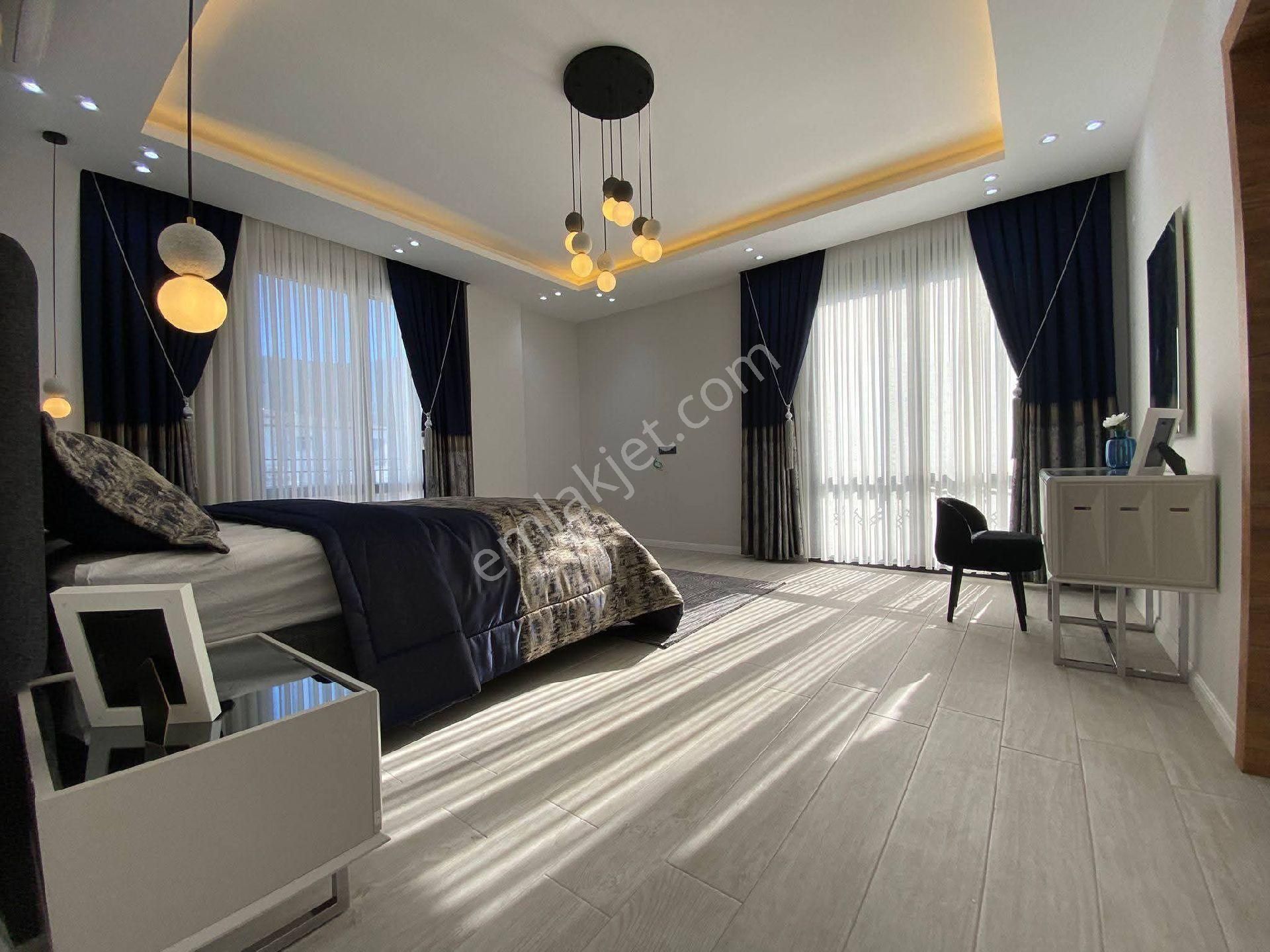 Akbükde Tam Müstakil Full Eşyalı 4+1 Havuzlu Villa - Görsel 17