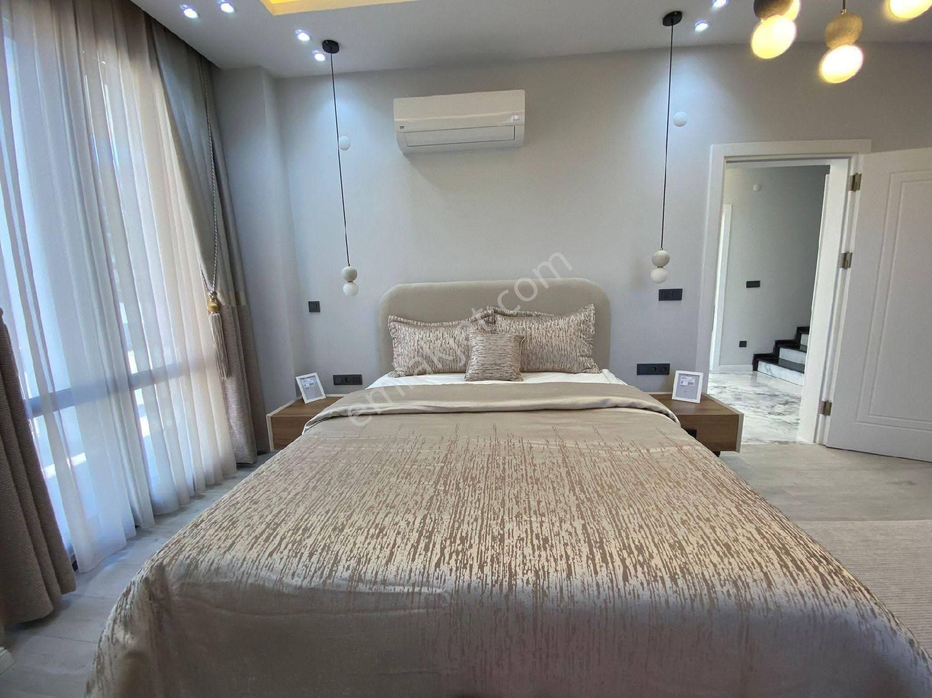 Akbükde Tam Müstakil Full Eşyalı 4+1 Havuzlu Villa - Görsel 22