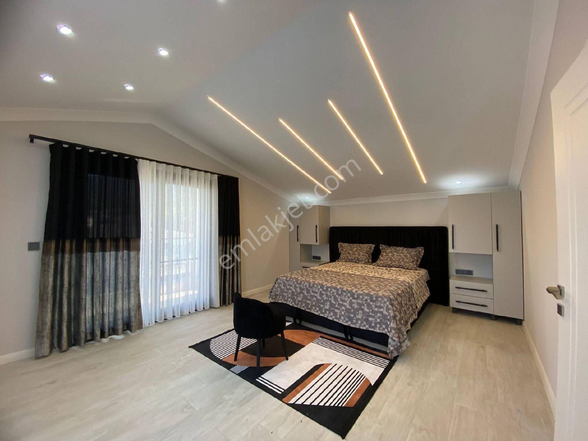 Akbükde Tam Müstakil Full Eşyalı 4+1 Havuzlu Villa - Görsel 27