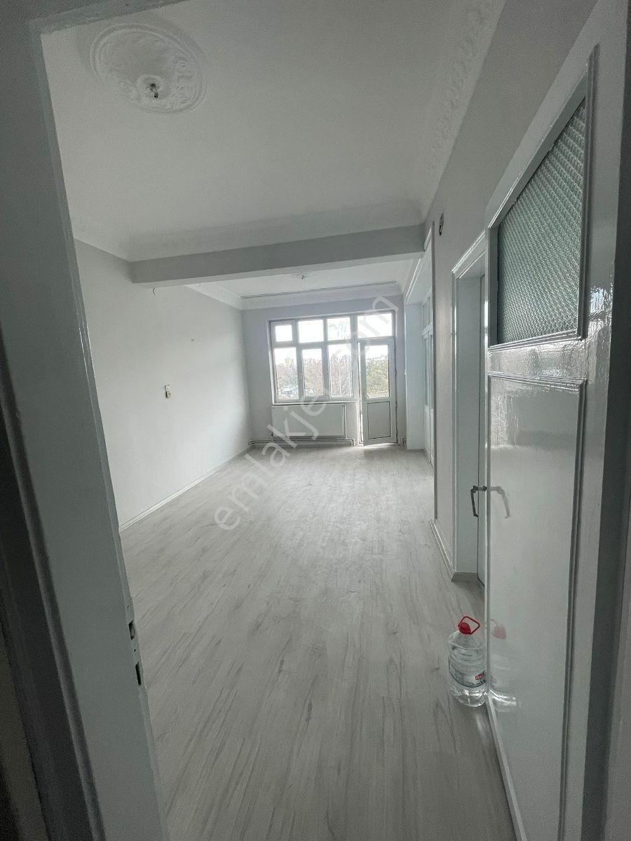 Fevziçakmak Mahallesi Satılık Kombili 3+1 Daire - Görsel 13