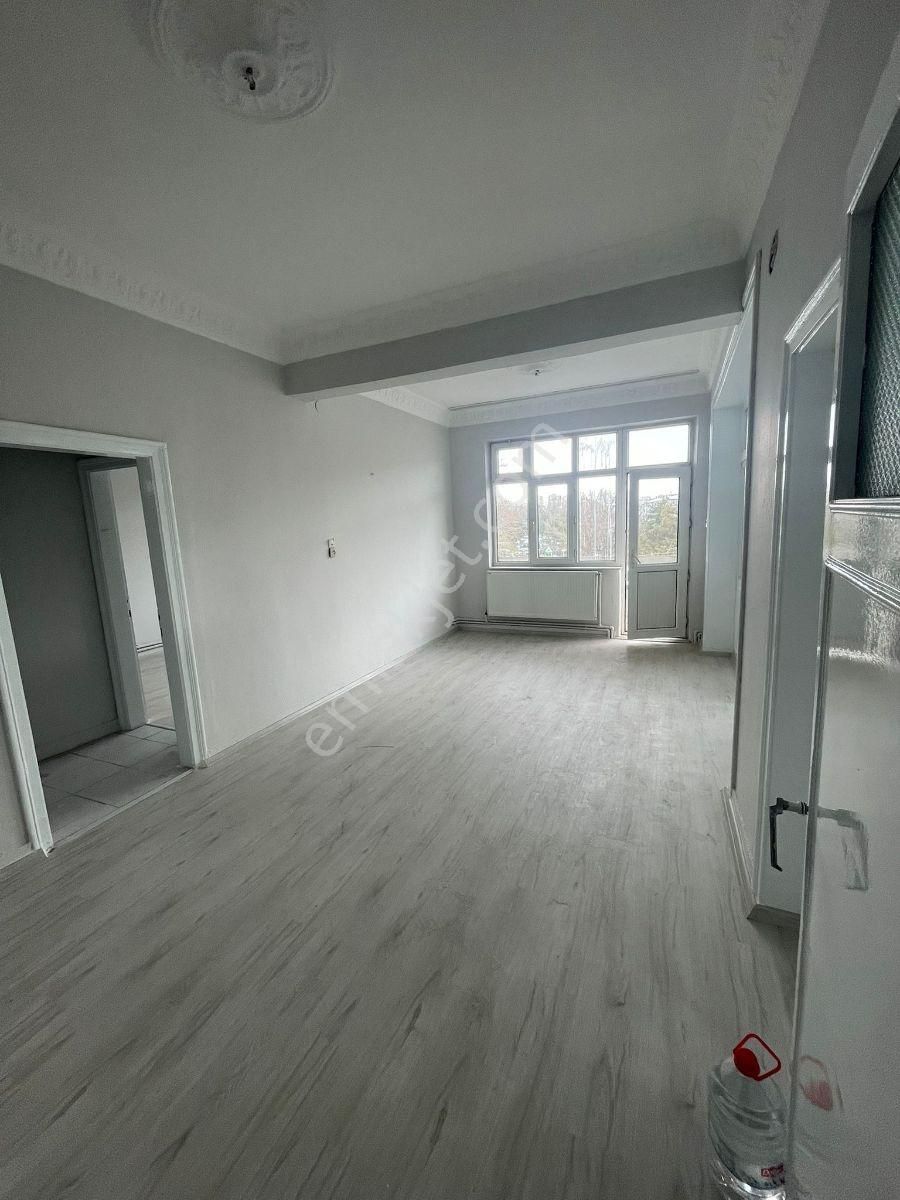 Fevziçakmak Mahallesi Satılık Kombili 3+1 Daire