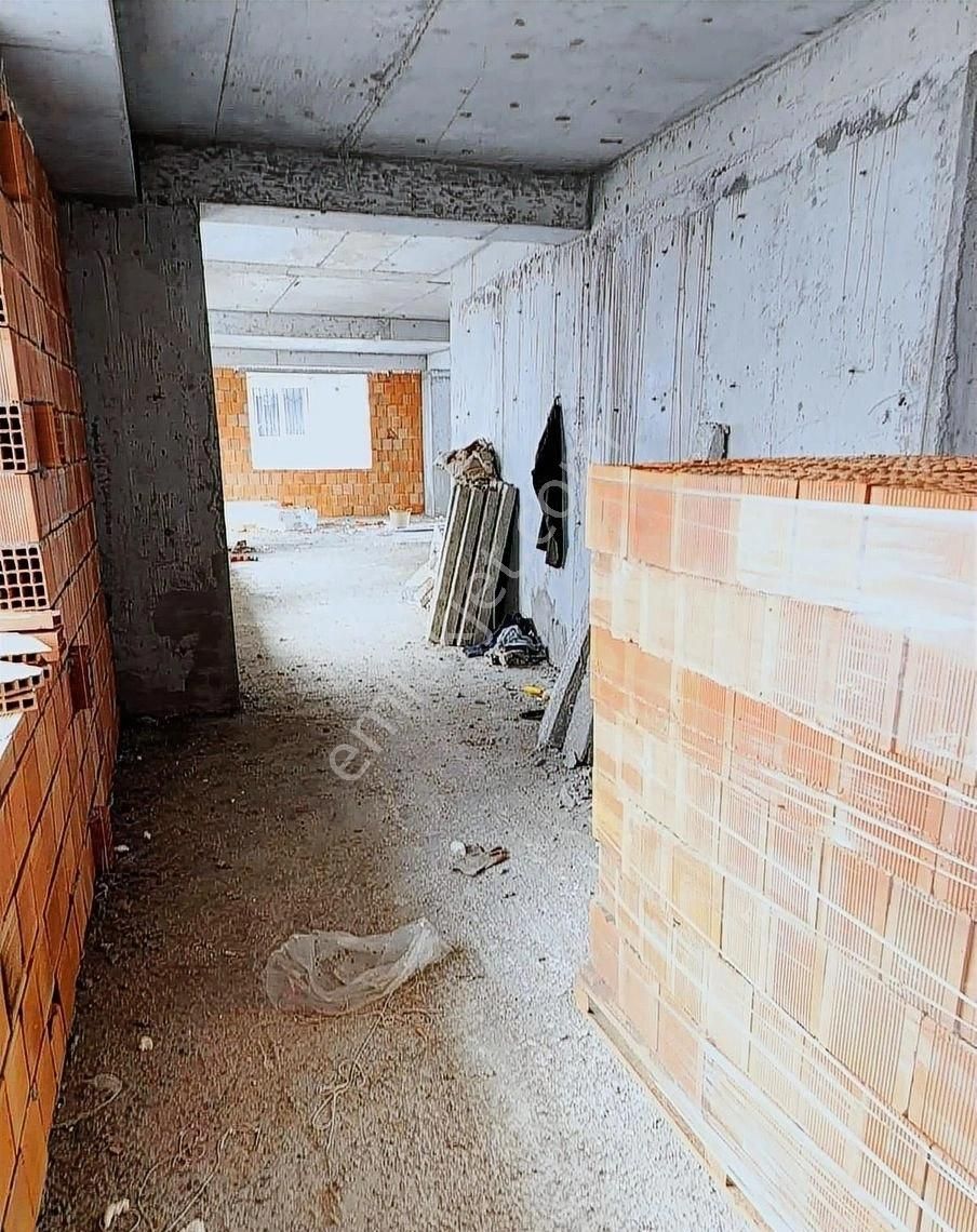 Avcılarda Satılık Daire Nikah Sarayı Na Yakın 2+1 Bahçe Kat - Görsel 3