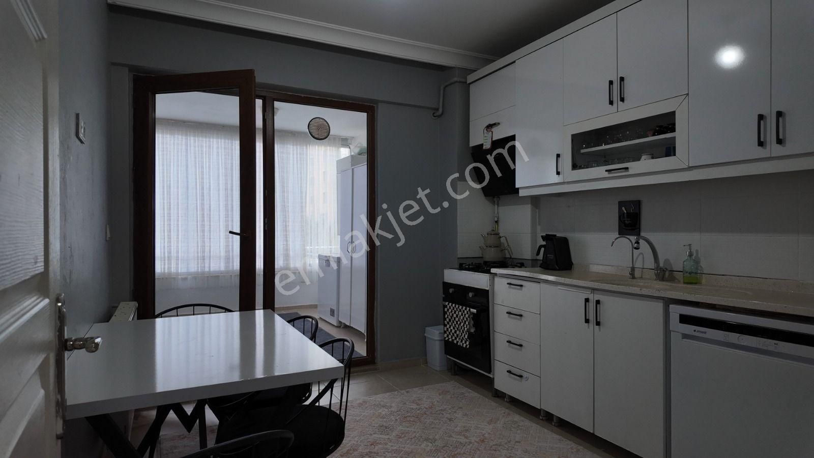 75. Yılda Cadde Cepheli | Geniş 3+1 Satılık - Görsel 4