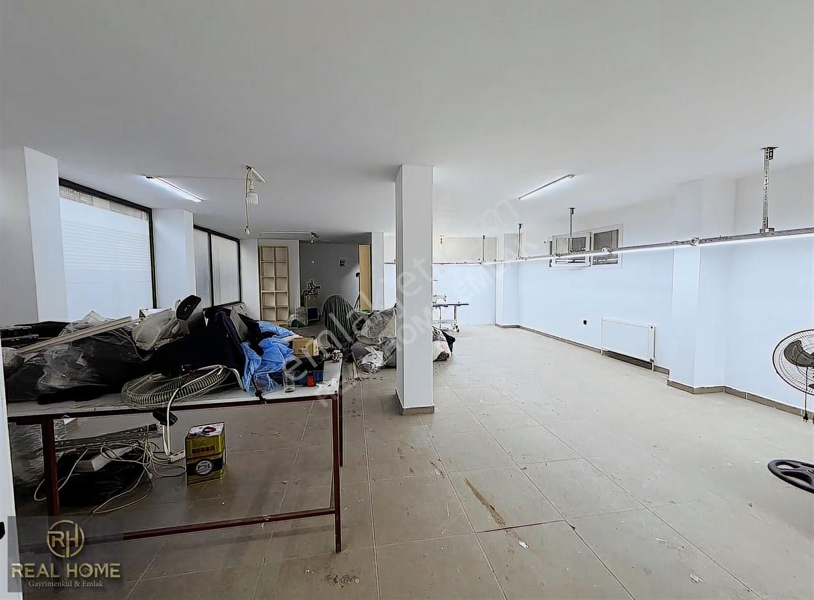 Kanarya Üst Bölge'de Kiracılı 160 M2 Satılık Dükkan Kelepir !!