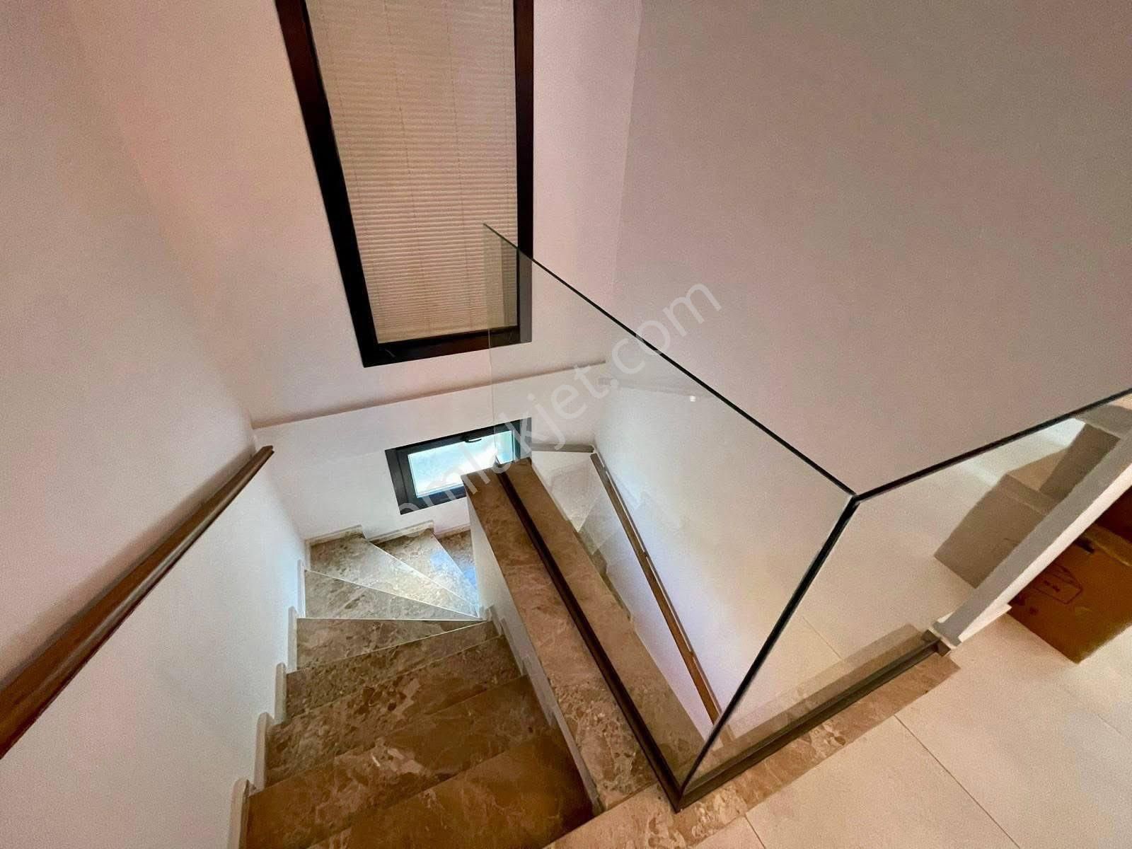 Sahil Siteleri Denize Yakın Tek Müstakil Villa 3+1 - Görsel 18