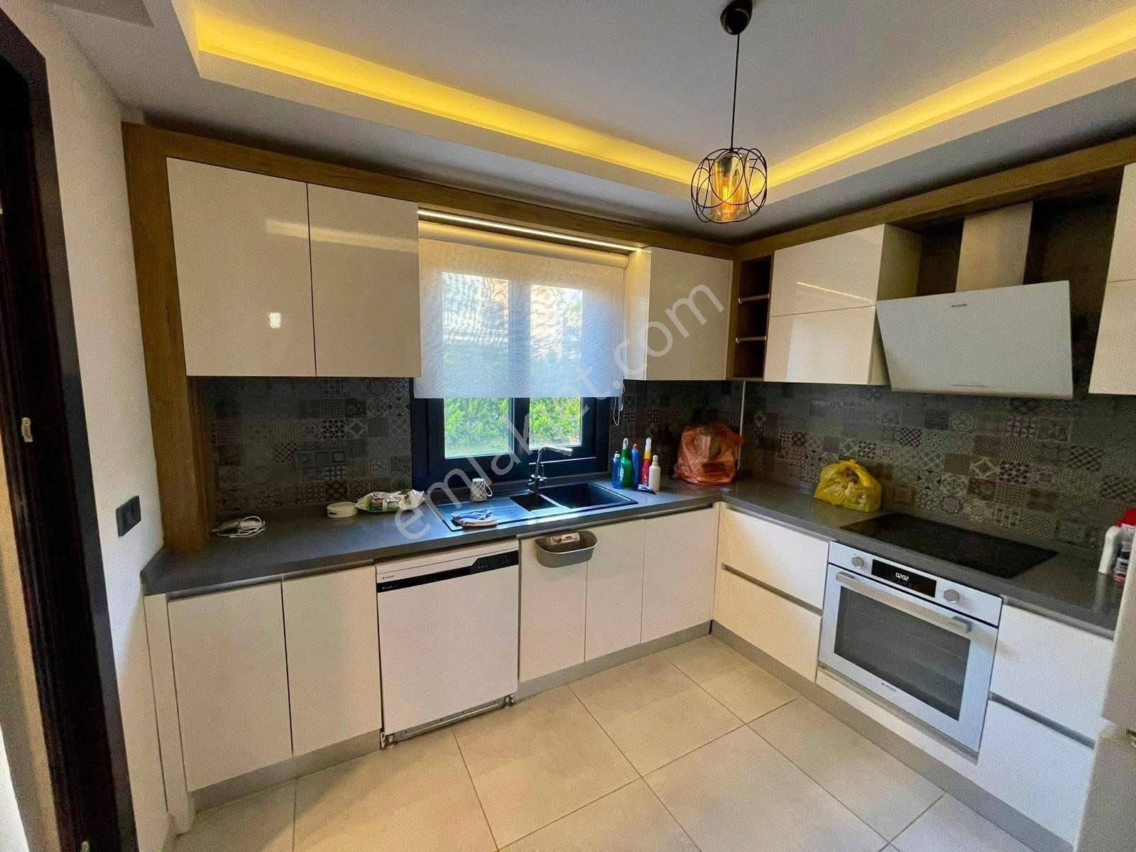 Sahil Siteleri Denize Yakın Tek Müstakil Villa 3+1 - Görsel 8