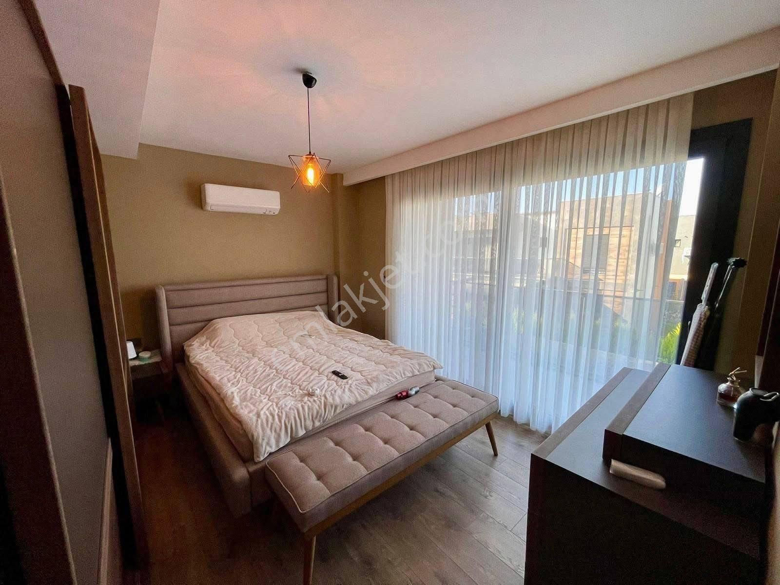 Sahil Siteleri Denize Yakın Tek Müstakil Villa 3+1 - Görsel 15