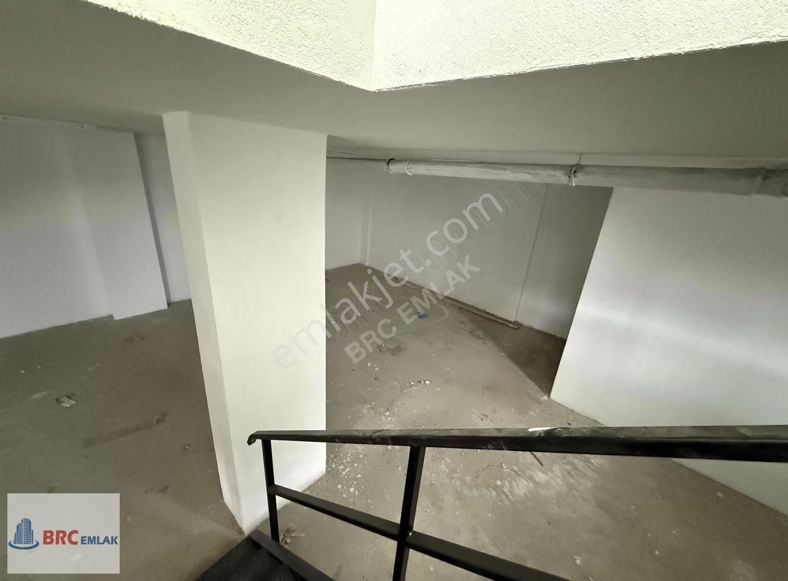 Bağcılar Mahmutbey Ordu Caddesin Komple Sıfır Kiralık Köşe Bina - Görsel 26