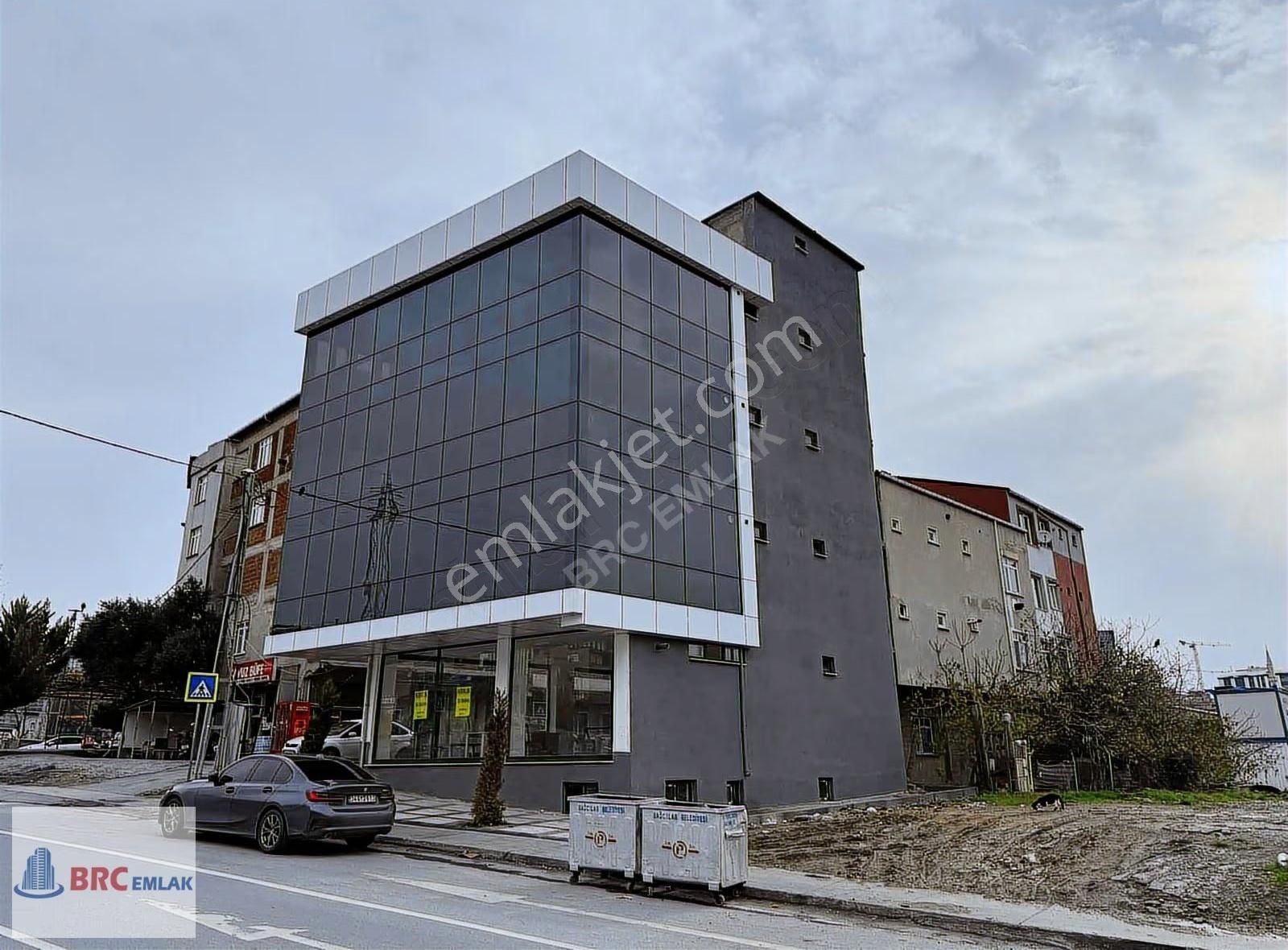 Bağcılar Mahmutbey Ordu Caddesin Komple Sıfır Kiralık Köşe Bina - Görsel 17