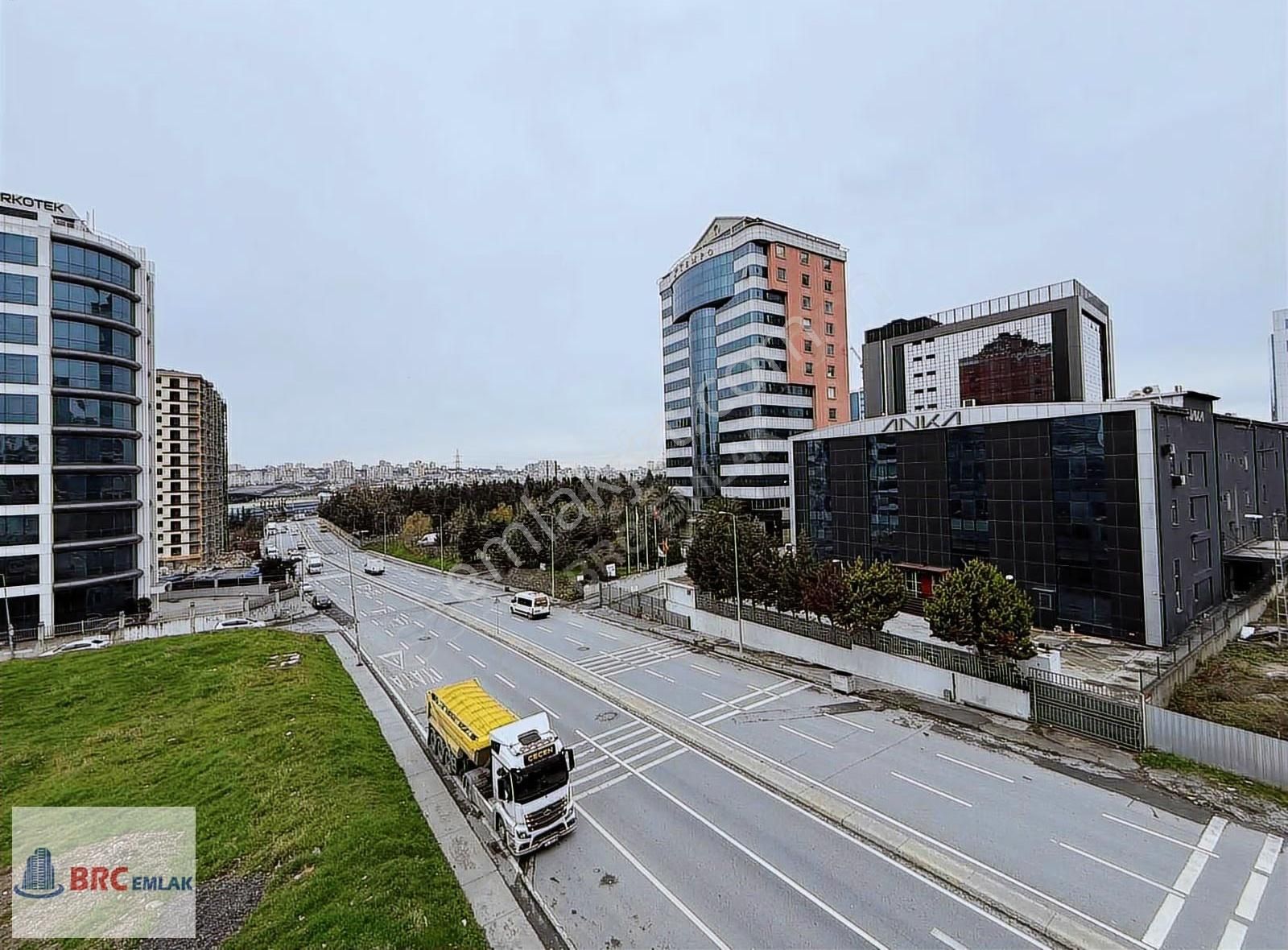 Bağcılar Mahmutbey Ordu Caddesin Komple Sıfır Kiralık Köşe Bina - Görsel 12