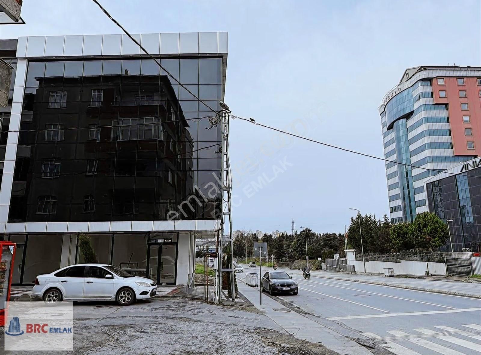 Bağcılar Mahmutbey Ordu Caddesin Komple Sıfır Kiralık Köşe Bina - Görsel 31