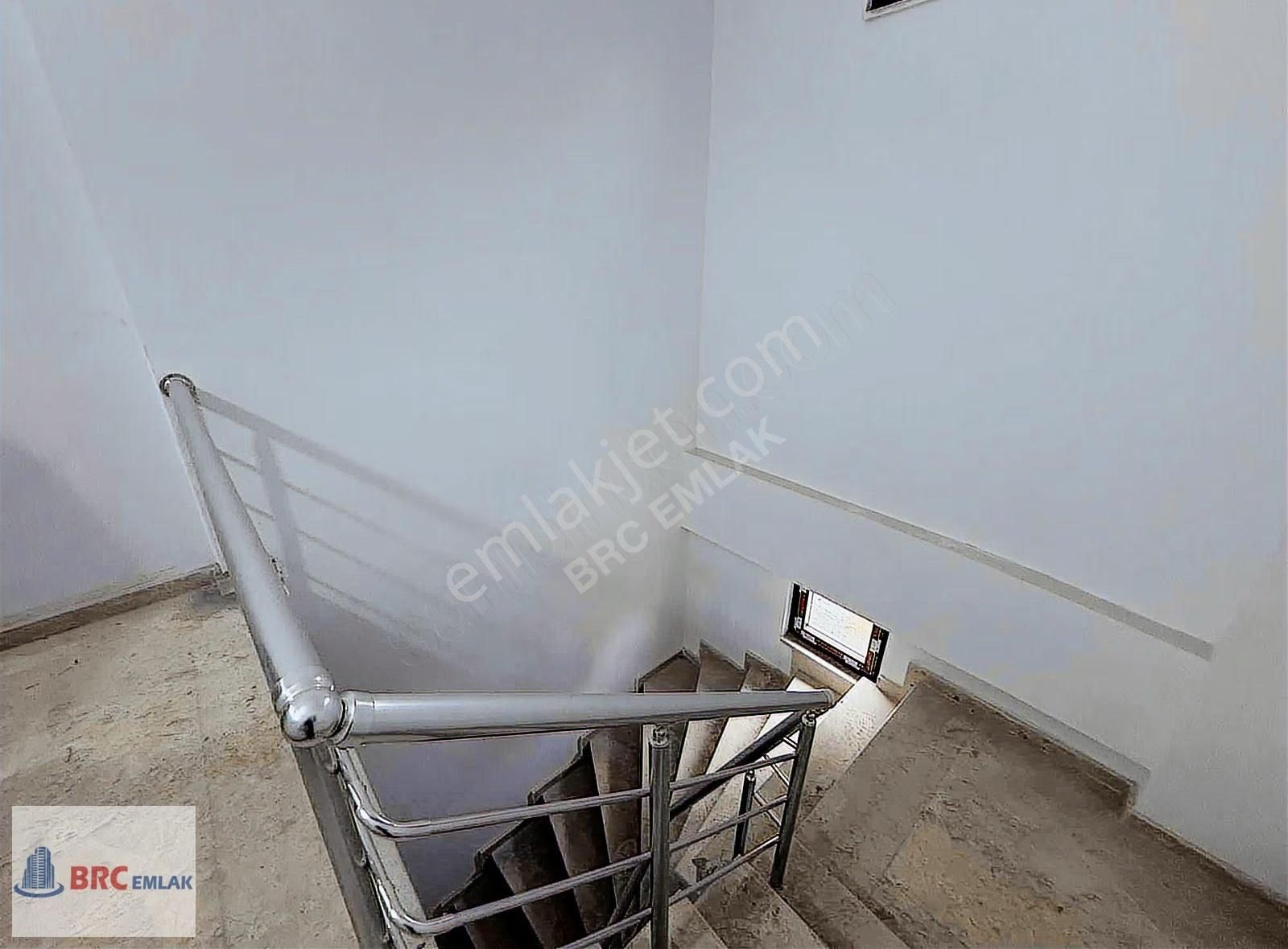 Bağcılar Mahmutbey Ordu Caddesin Komple Sıfır Kiralık Köşe Bina - Görsel 14