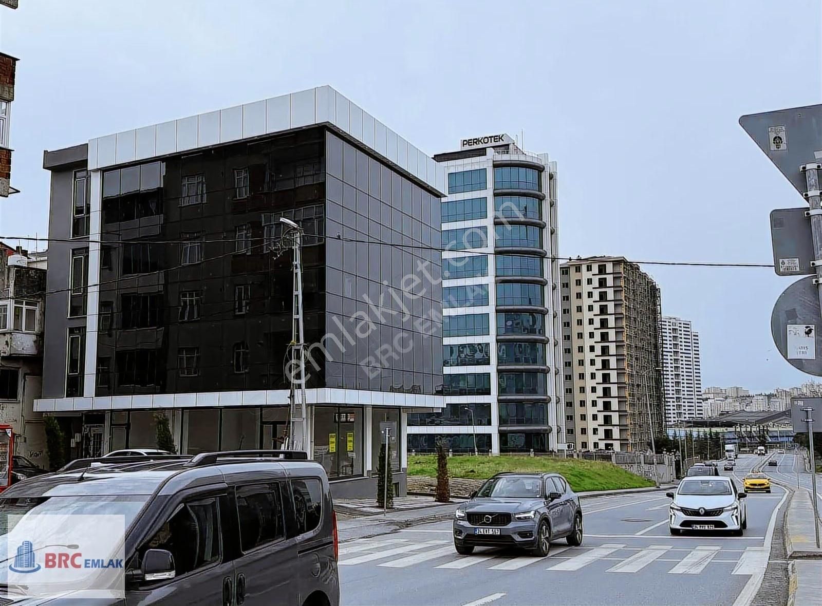 Bağcılar Mahmutbey Ordu Caddesin Komple Sıfır Kiralık Köşe Bina - Görsel 24