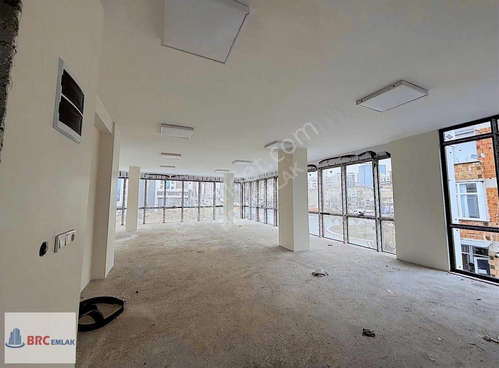 Bağcılar Mahmutbey Ordu Caddesin Komple Sıfır Kiralık Köşe Bina - Görsel 21