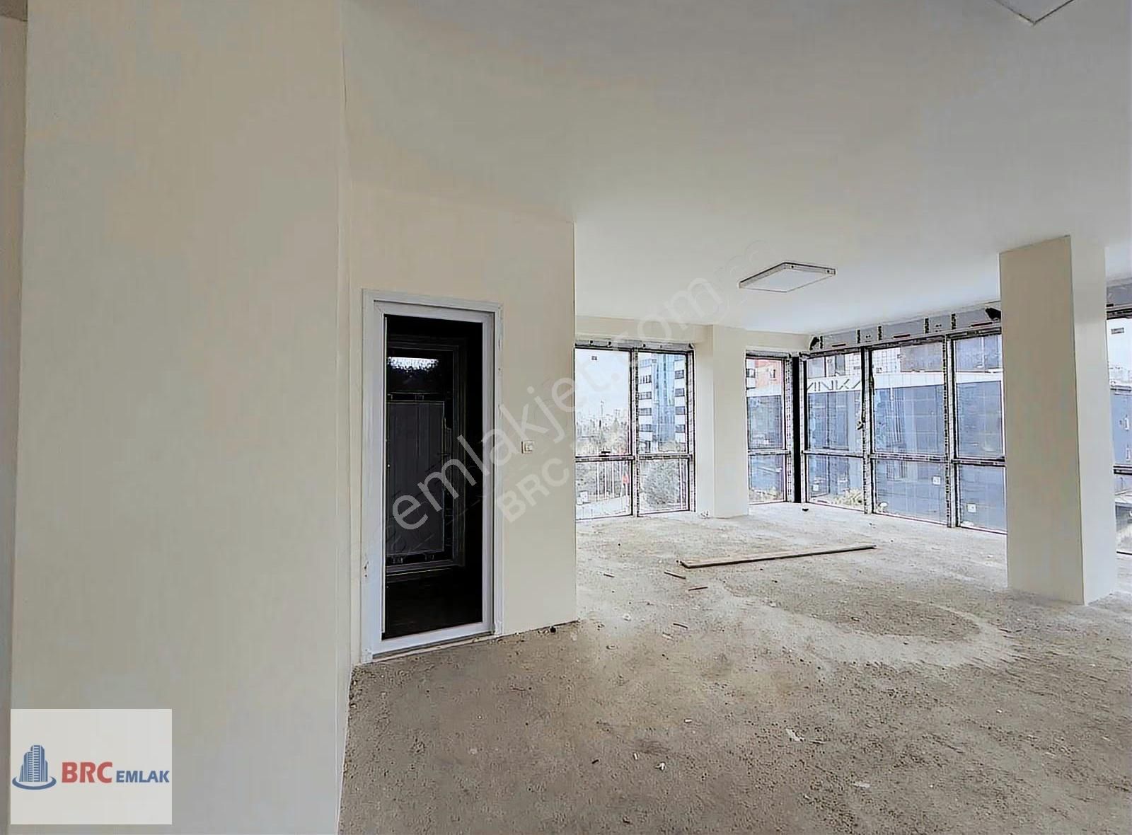 Bağcılar Mahmutbey Ordu Caddesin Komple Sıfır Kiralık Köşe Bina - Görsel 23