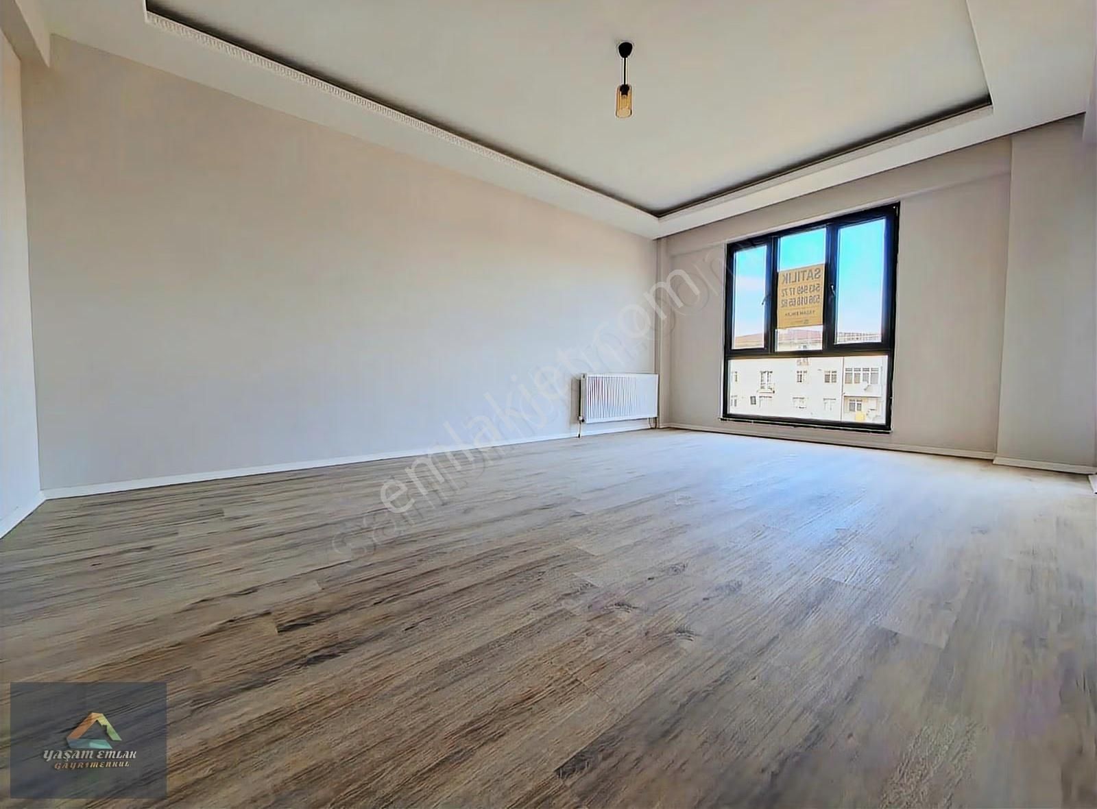 Yaşam'dan Akşemsettin Mahallesinde Geniş 2+1 Satılık Daire