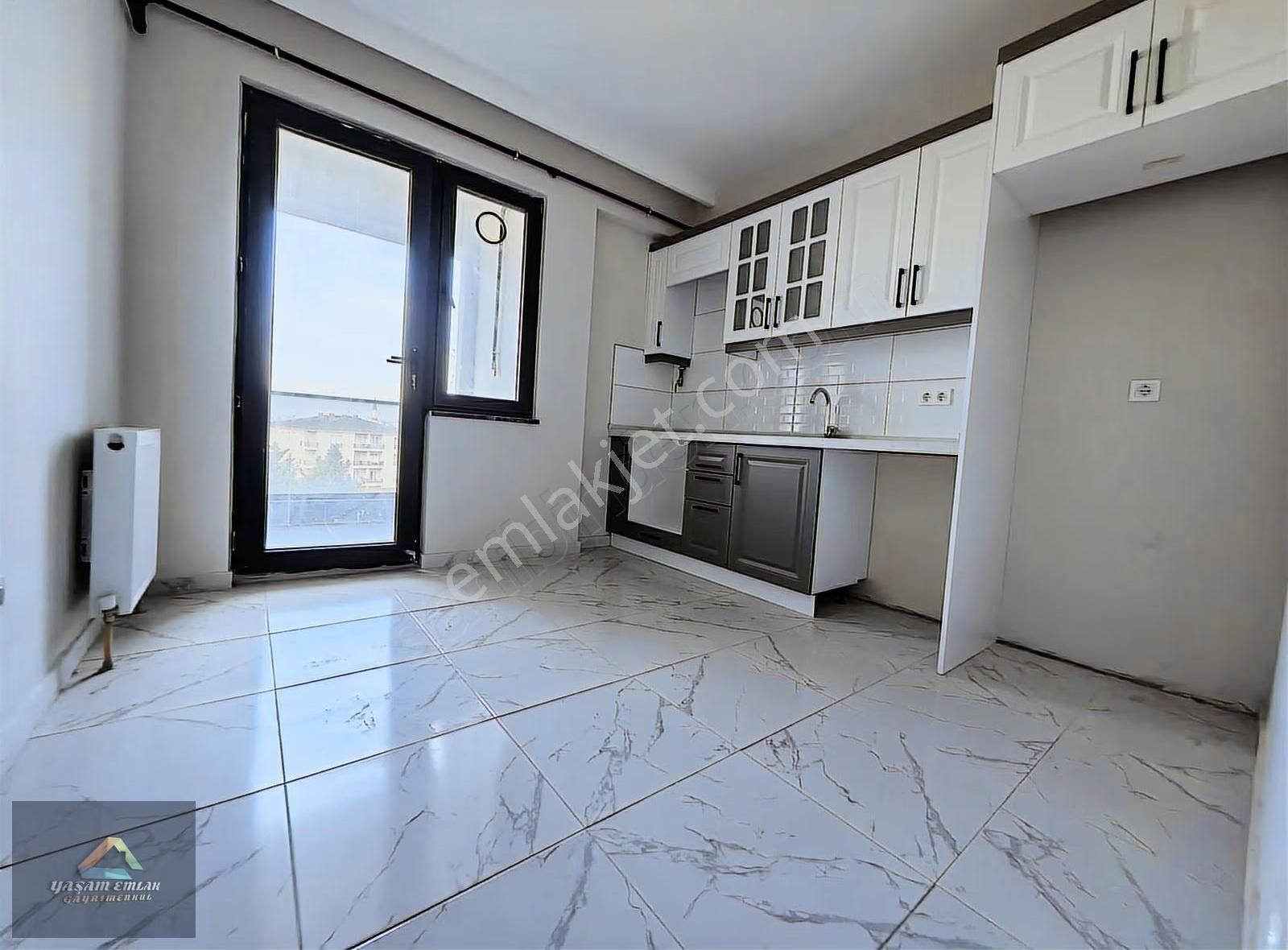 Yaşam'dan Akşemsettin Mahallesinde Geniş 2+1 Satılık Daire - Görsel 3