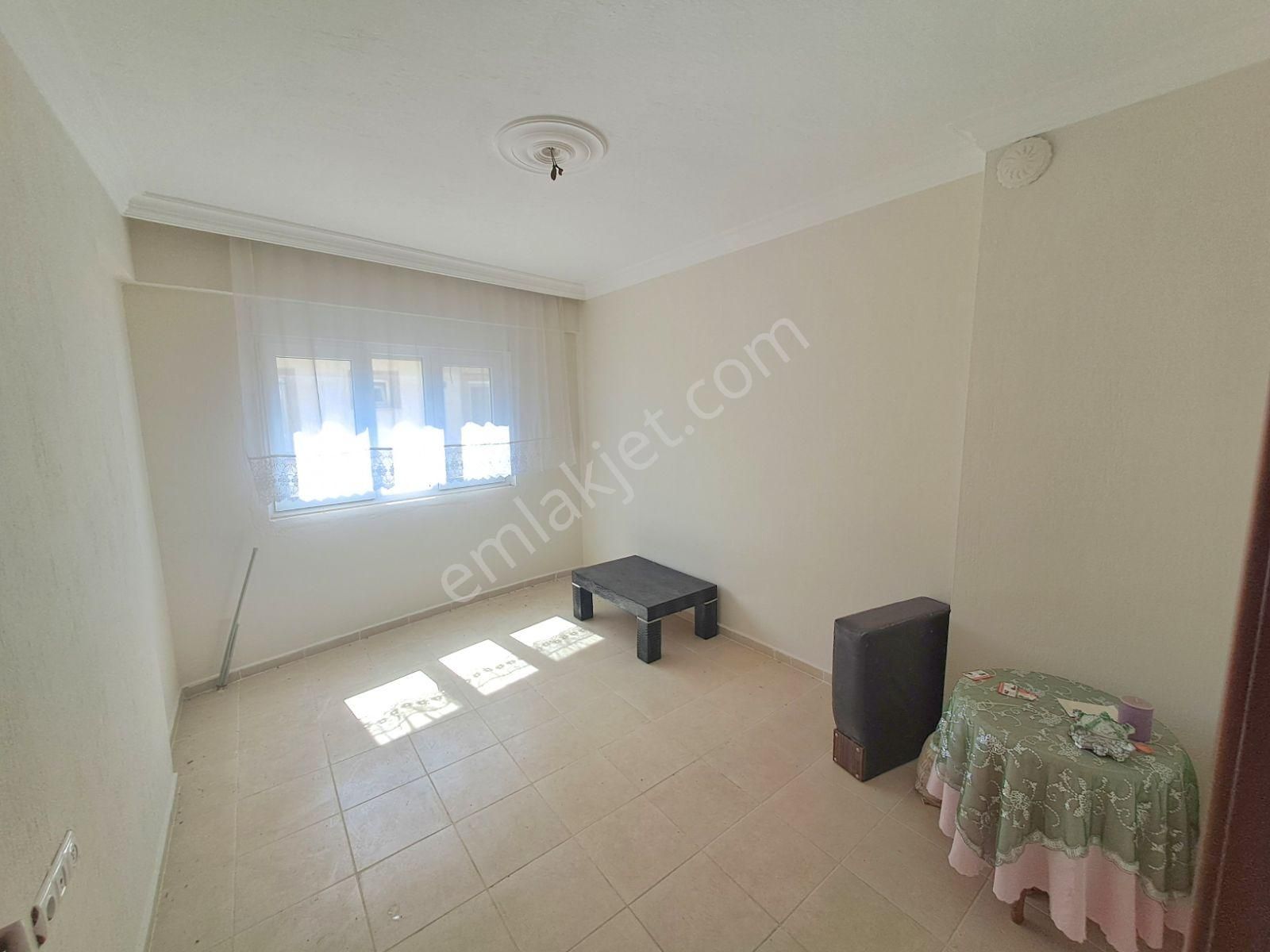 Ürkmez Merkezi Konumda 2+1 Geniş Kiralık Daire - Görsel 7