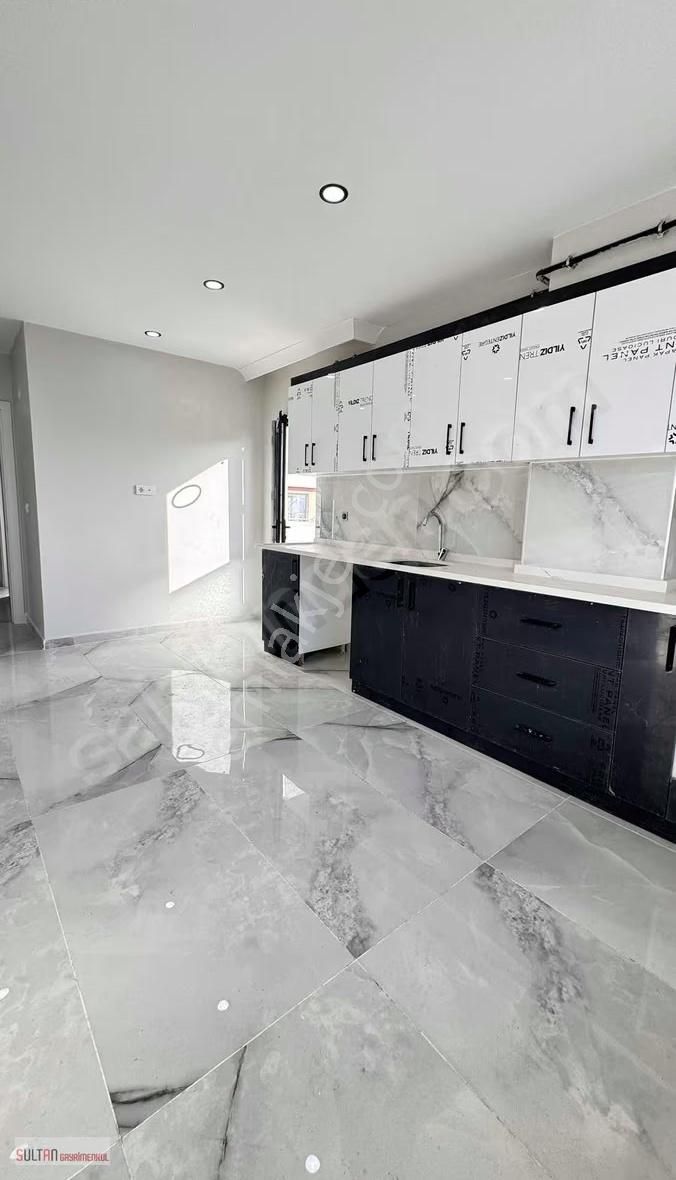 Sultan Gayrimenkulden Bağlarbaşı Okuluna Ykn 3+1 Orta Kat - Görsel 18