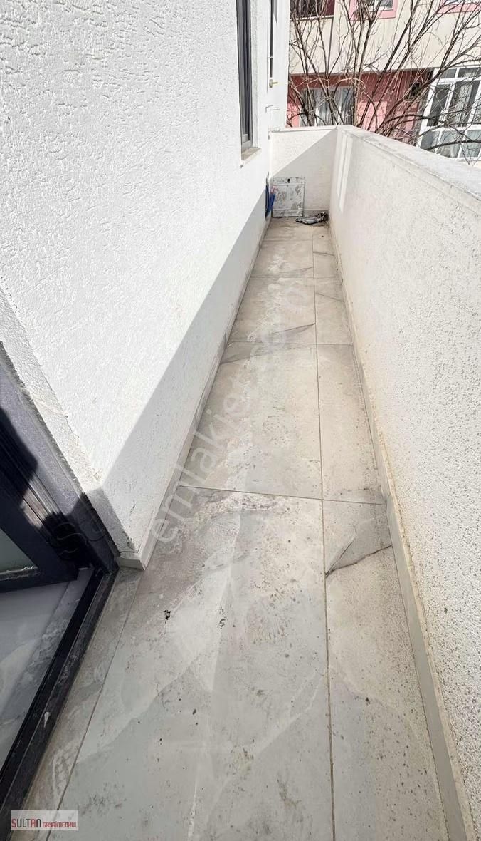 Sultan Gayrimenkulden Bağlarbaşı Okuluna Ykn 3+1 Orta Kat - Görsel 13