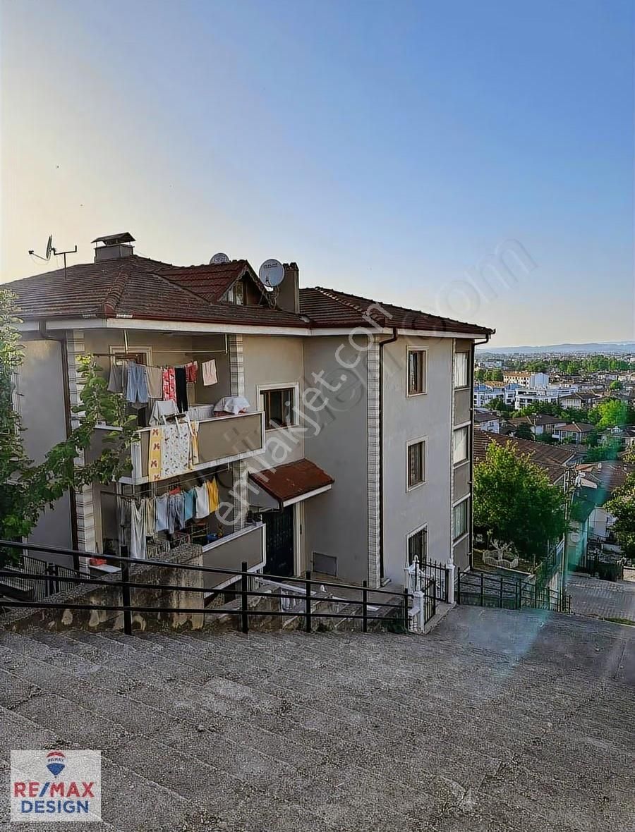 Erenler Bağlarda Kiralık 3+1 Kiralık Daire - Görsel 2