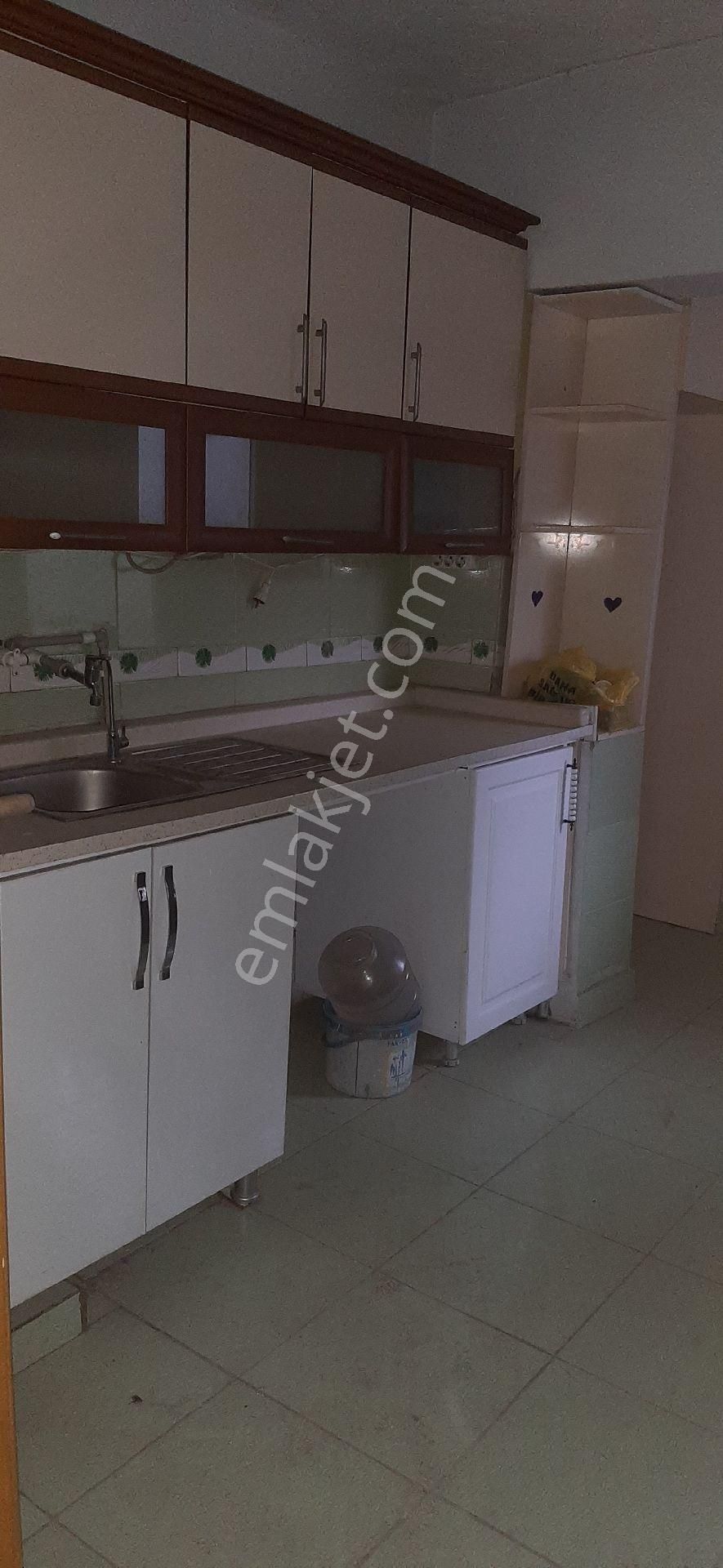 Karabaglar Selvili Mahalleside Kiralık 2+1 Daire - Görsel 9