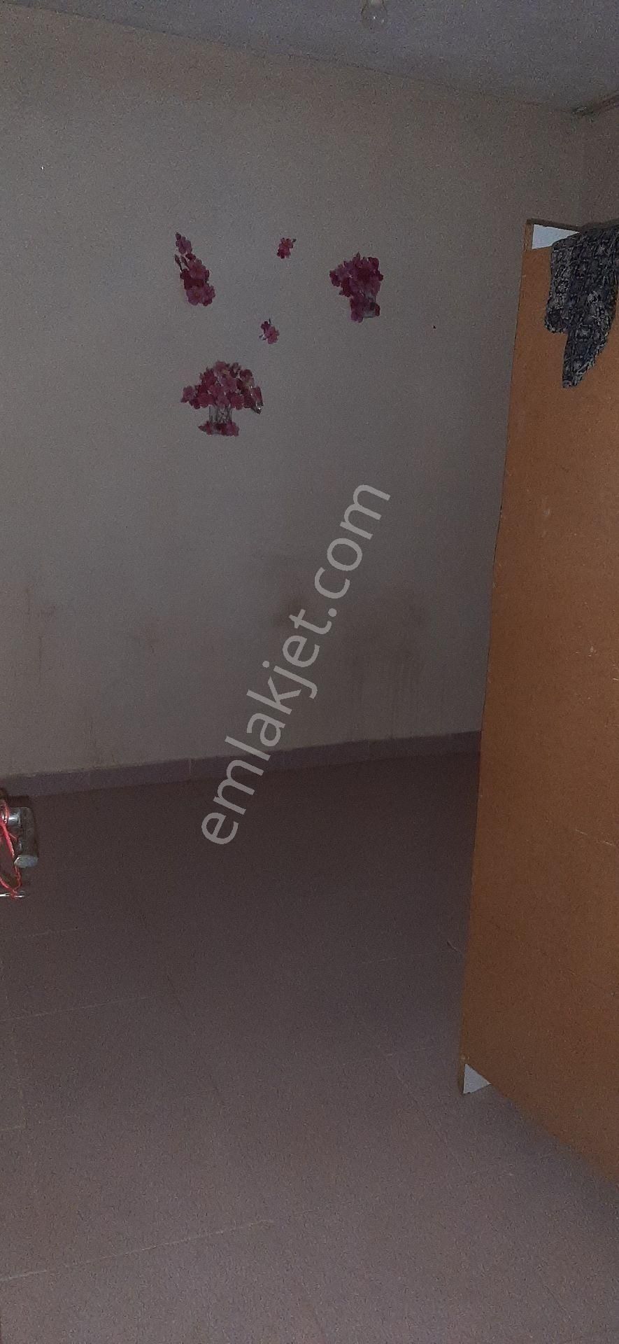 Karabaglar Selvili Mahalleside Kiralık 2+1 Daire - Görsel 8