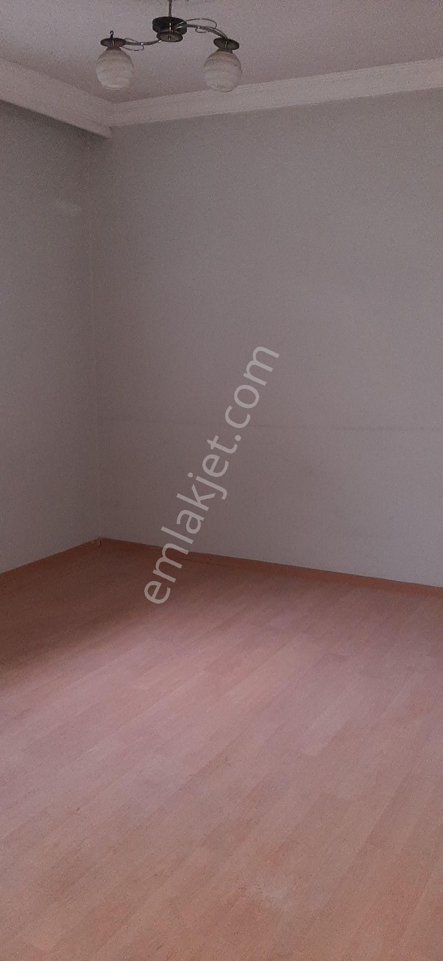 Karabaglar Selvili Mahalleside Kiralık 2+1 Daire - Görsel 5