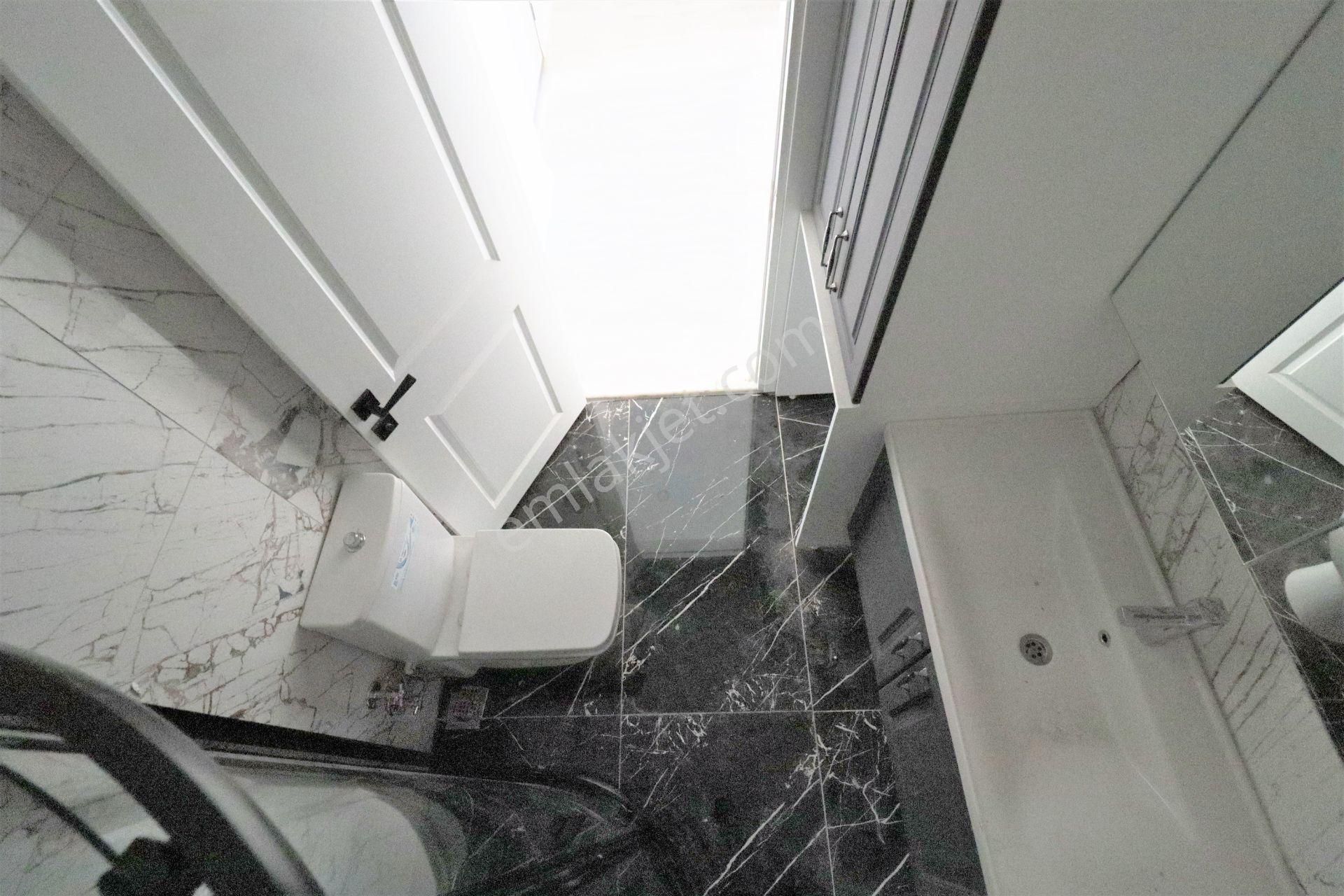 Aygül'den Akçay'da Sıfır Ön Cephe Ara Kat Doğalgazlı Asansörlü Kapalı Otoparklı 1+1 Satılık Daireler - Görsel 25