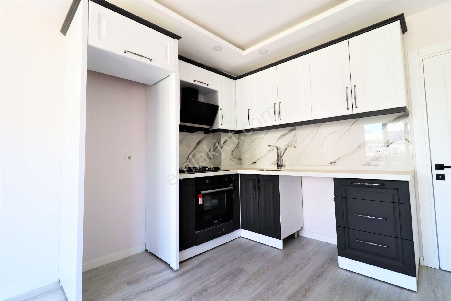 Aygül'den Akçay'da Sıfır Ön Cephe Ara Kat Doğalgazlı Asansörlü Kapalı Otoparklı 1+1 Satılık Daireler - Görsel 4