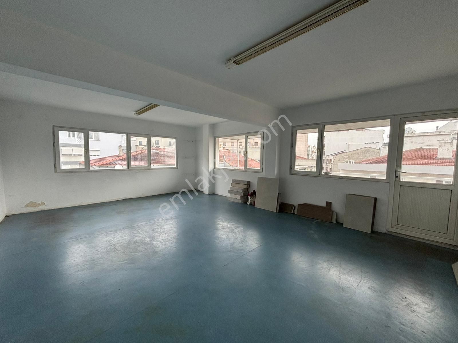 Alsancak Mahmut Essat Bozkurta 2+1 135m2 6.kat Satılık Daire!