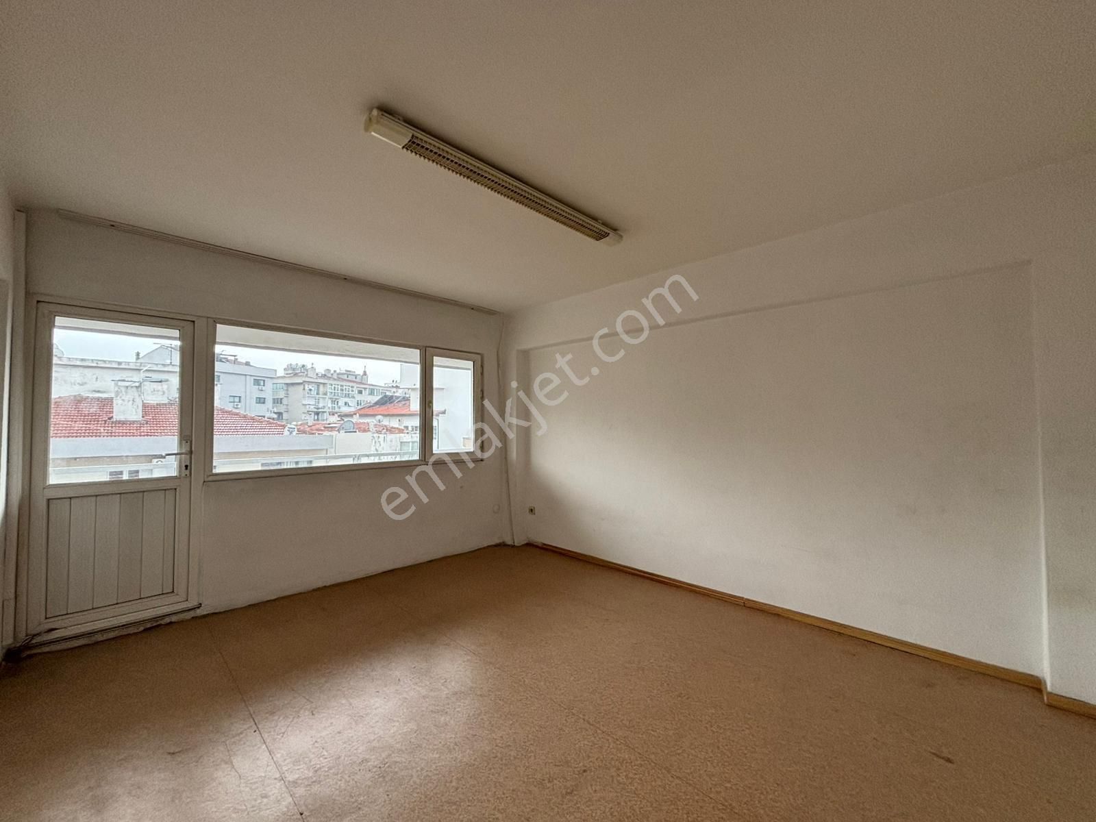 Alsancak Mahmut Essat Bozkurta 2+1 135m2 6.kat Satılık Daire! - Görsel 9