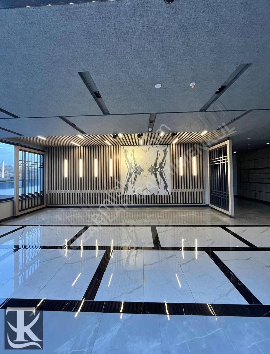 Çift Bloklu Sitede 4+1 Saunalı Ada Mutfaklı Lüx Satılık Daire