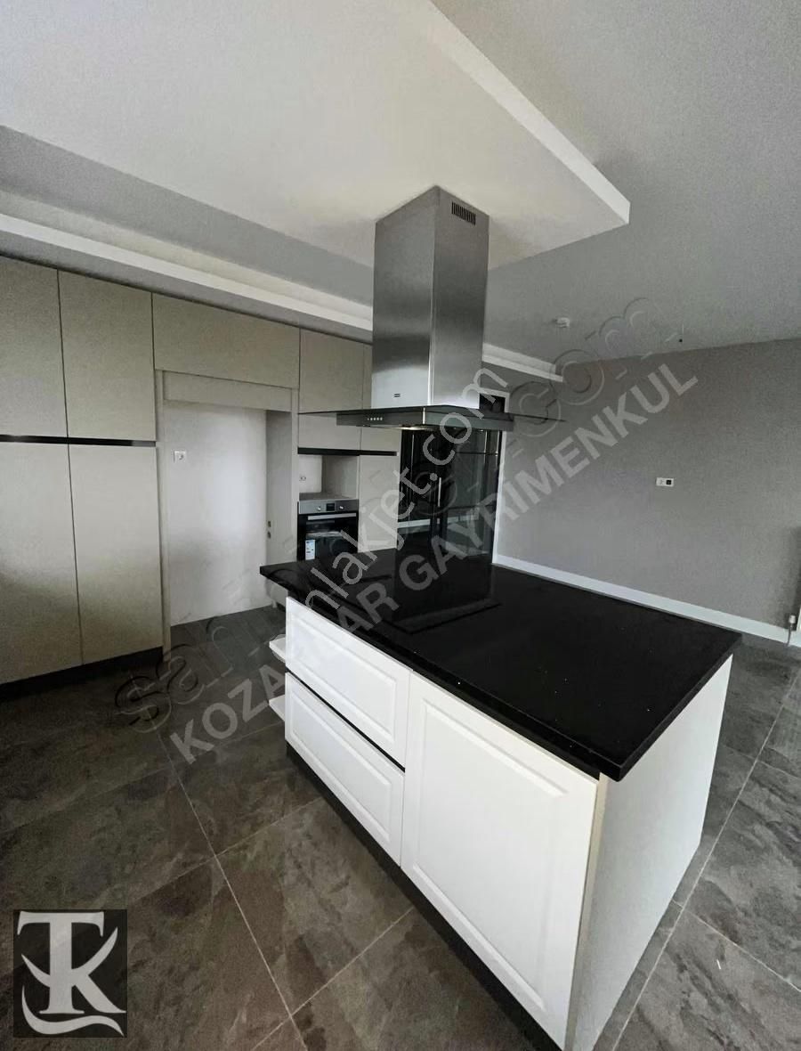 Çift Bloklu Sitede 4+1 Saunalı Ada Mutfaklı Lüx Satılık Daire - Görsel 35