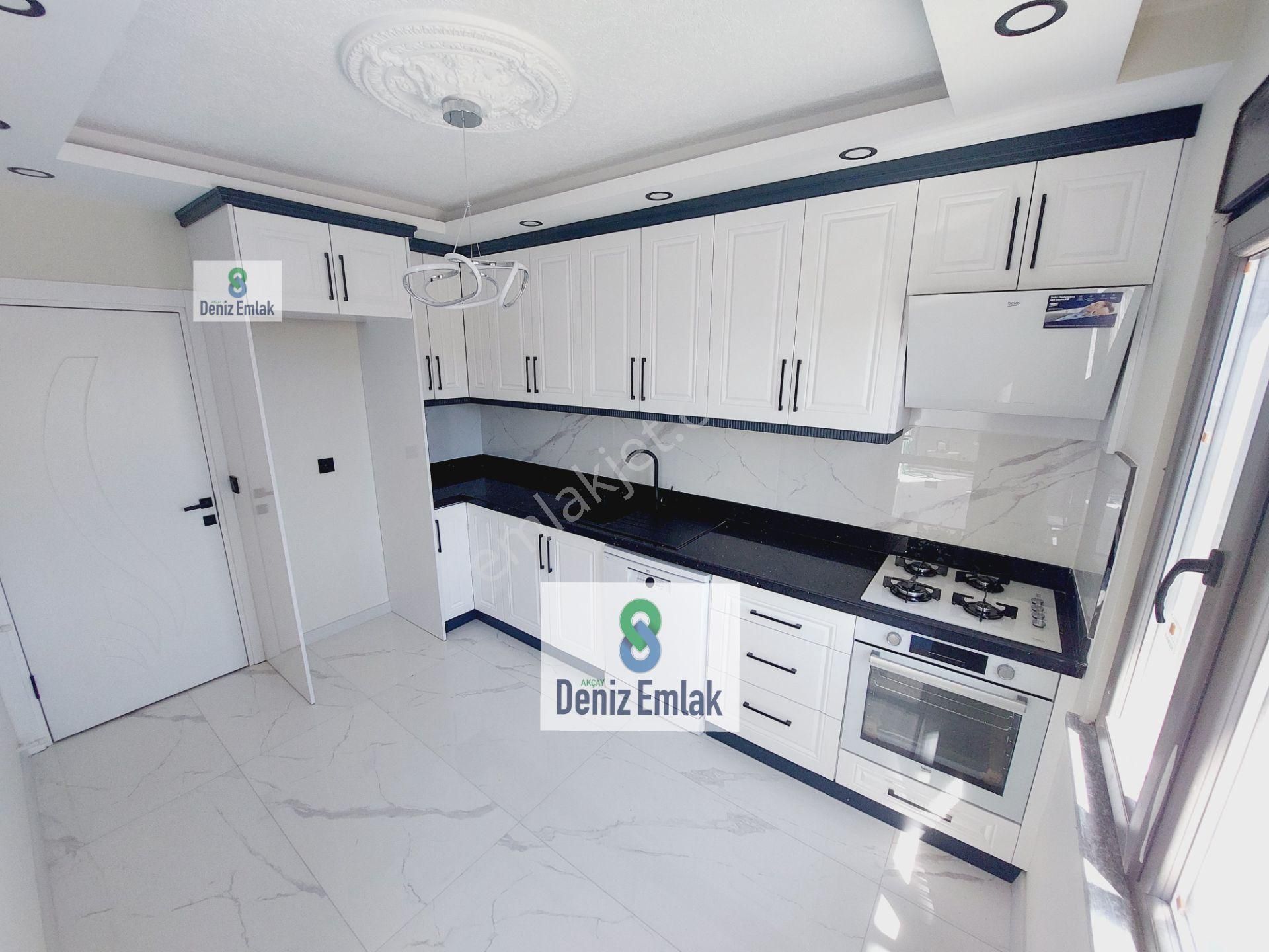 Denizden Gürede Deniz Manzaralı Satılık 4+1 Tripleks Villa.