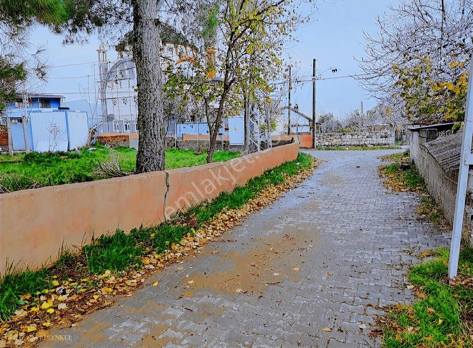 Çanakkale Civler Köyünde Müstakil Tapulu Köy Evi Arsası