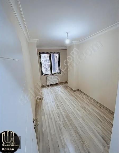 Avcılar Merkez Reşitpaşa Caddesi 4 Yıllık Bina Arakat 3+1 Daire - Görsel 9