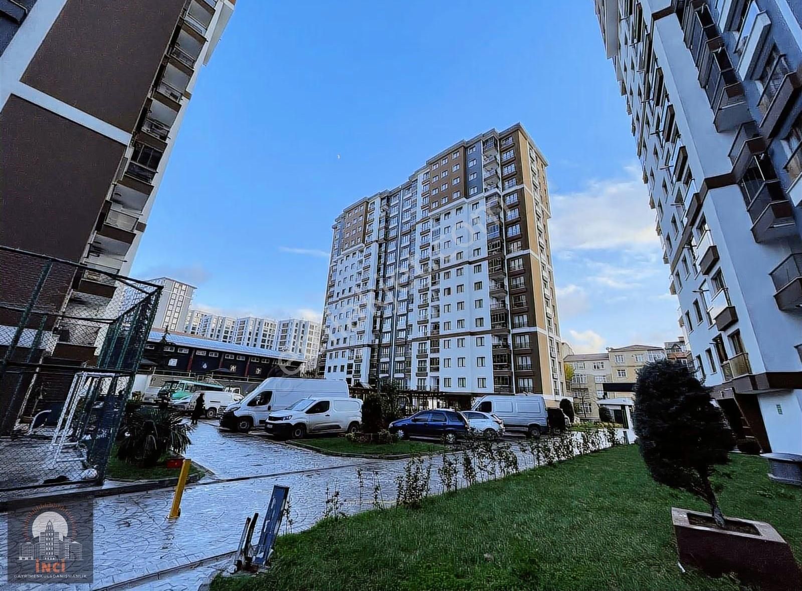 Mahmutbey Metro İstasyonu Yakınında Lüx 3 Cepheli Köşe Site