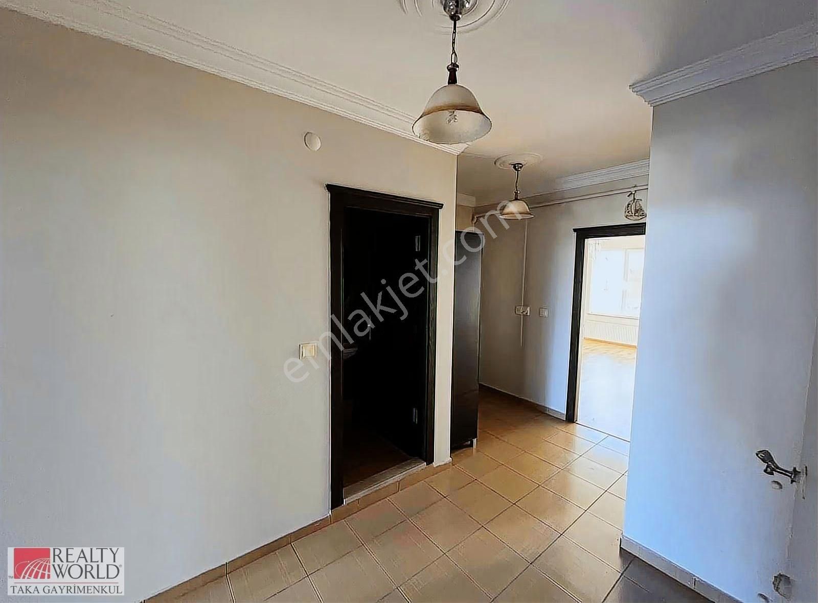 Erdoğdu Mahallesinde Merkezi Konumda Asansörlü 2+1 Kiralık Daire - Görsel 12