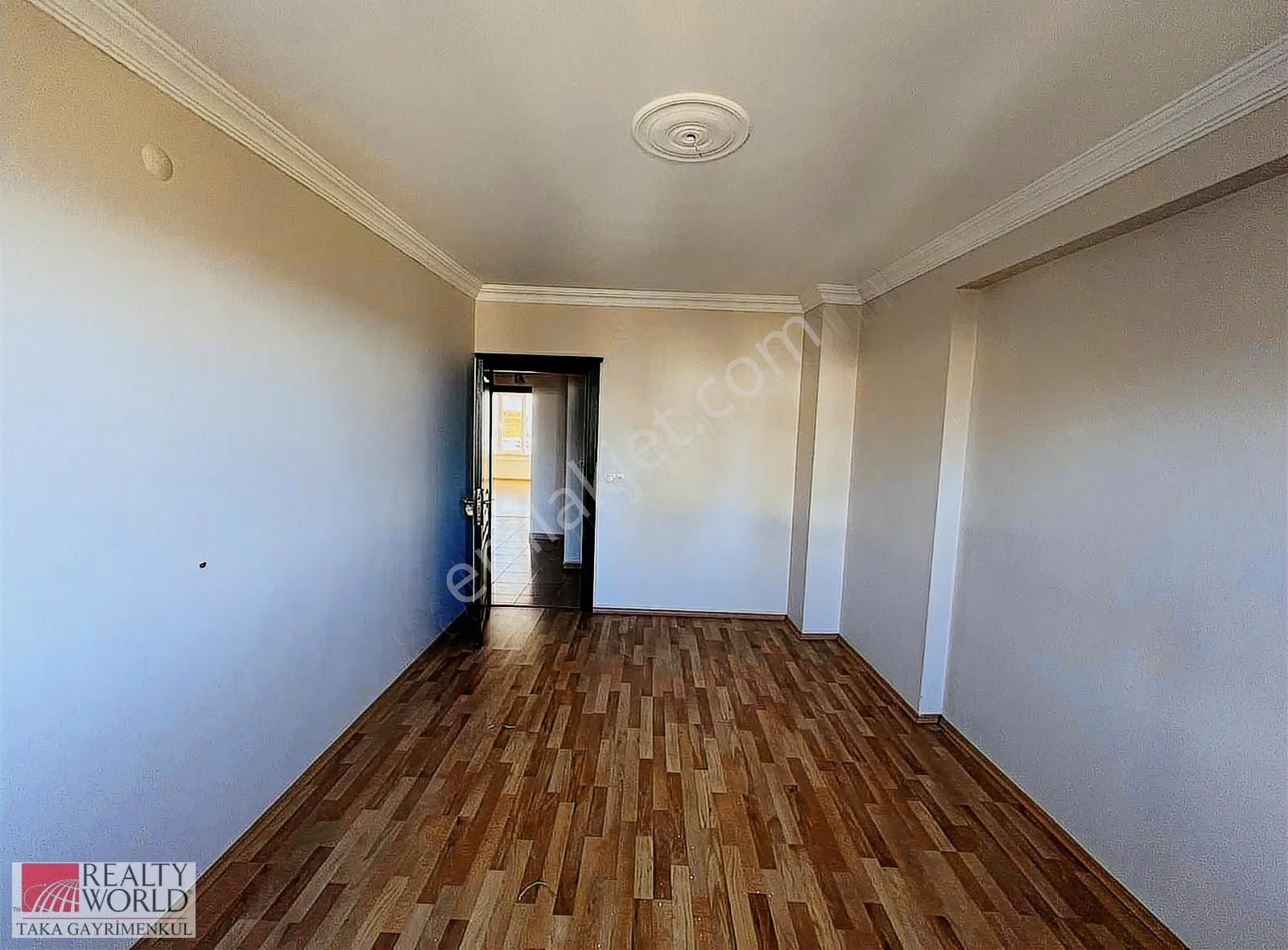 Erdoğdu Mahallesinde Merkezi Konumda Asansörlü 2+1 Kiralık Daire - Görsel 2