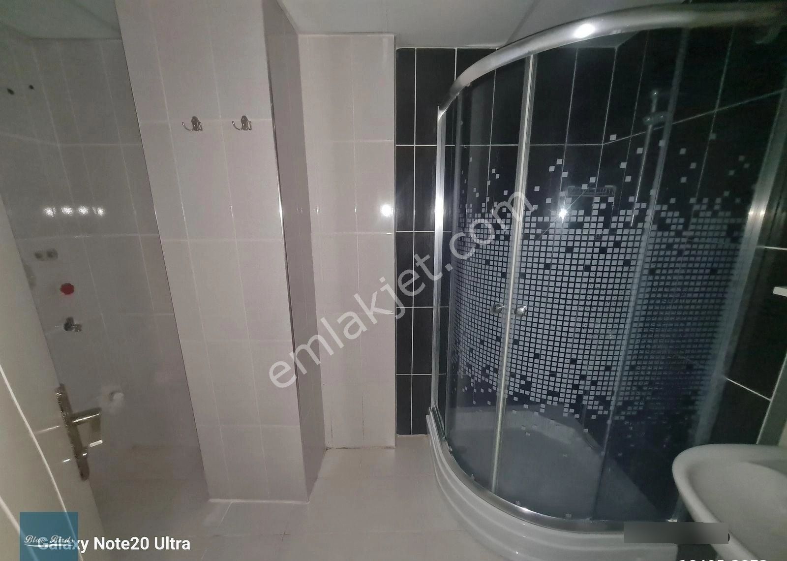 Eski Salı Pazarında Kiralık 1+1 Geniş Daire - Görsel 9