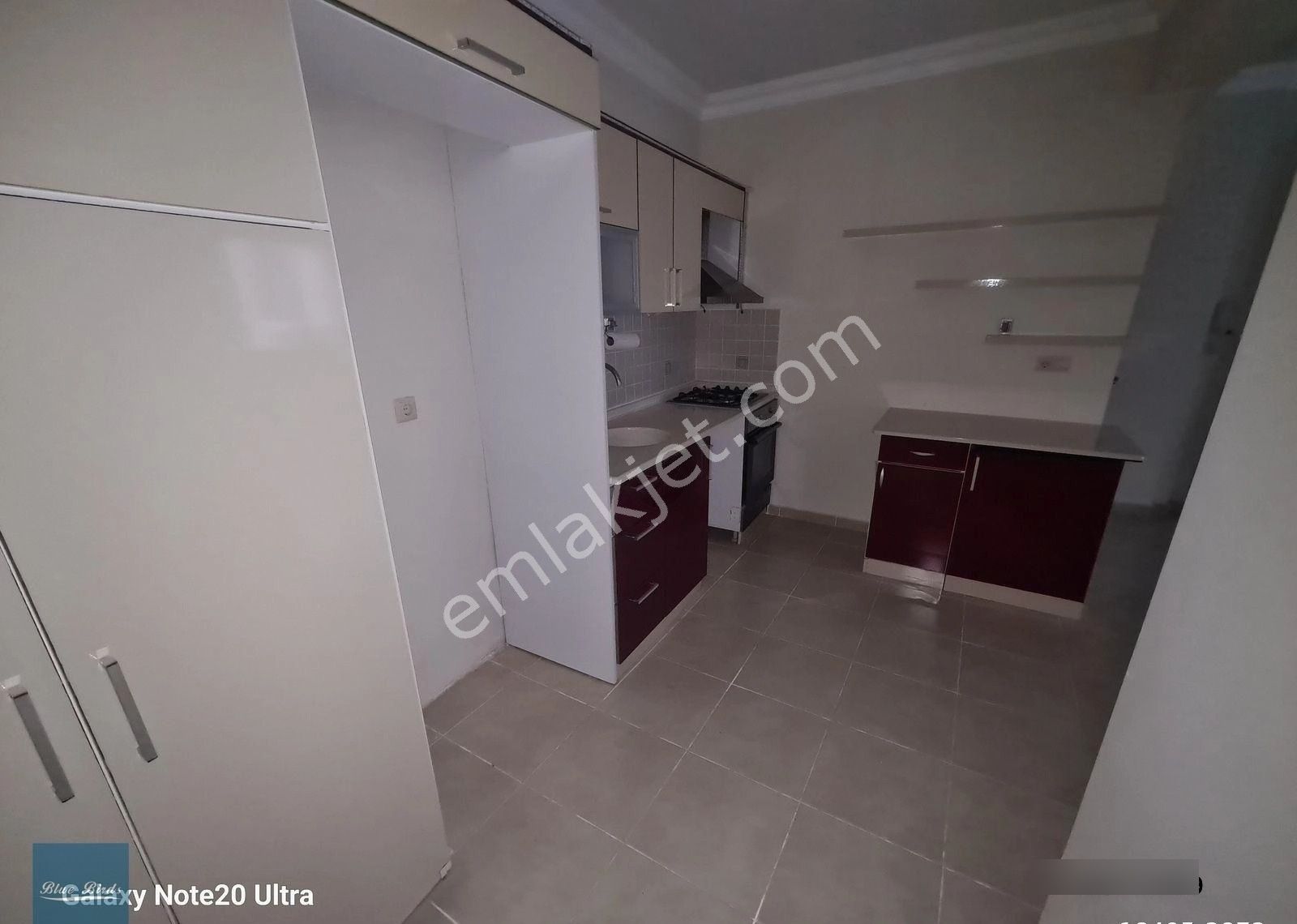 Eski Salı Pazarında Kiralık 1+1 Geniş Daire - Görsel 2