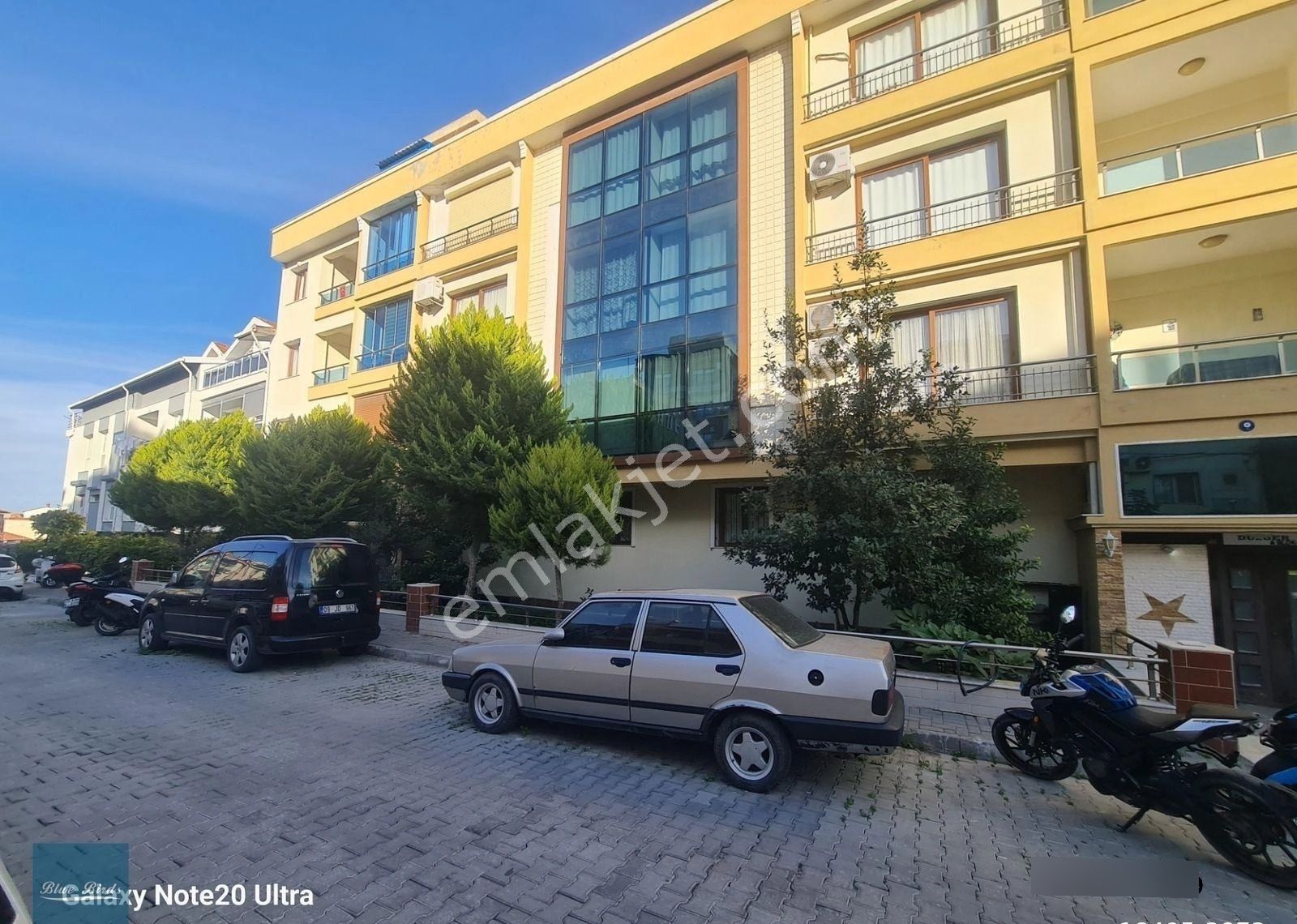 Eski Salı Pazarında Kiralık 1+1 Geniş Daire