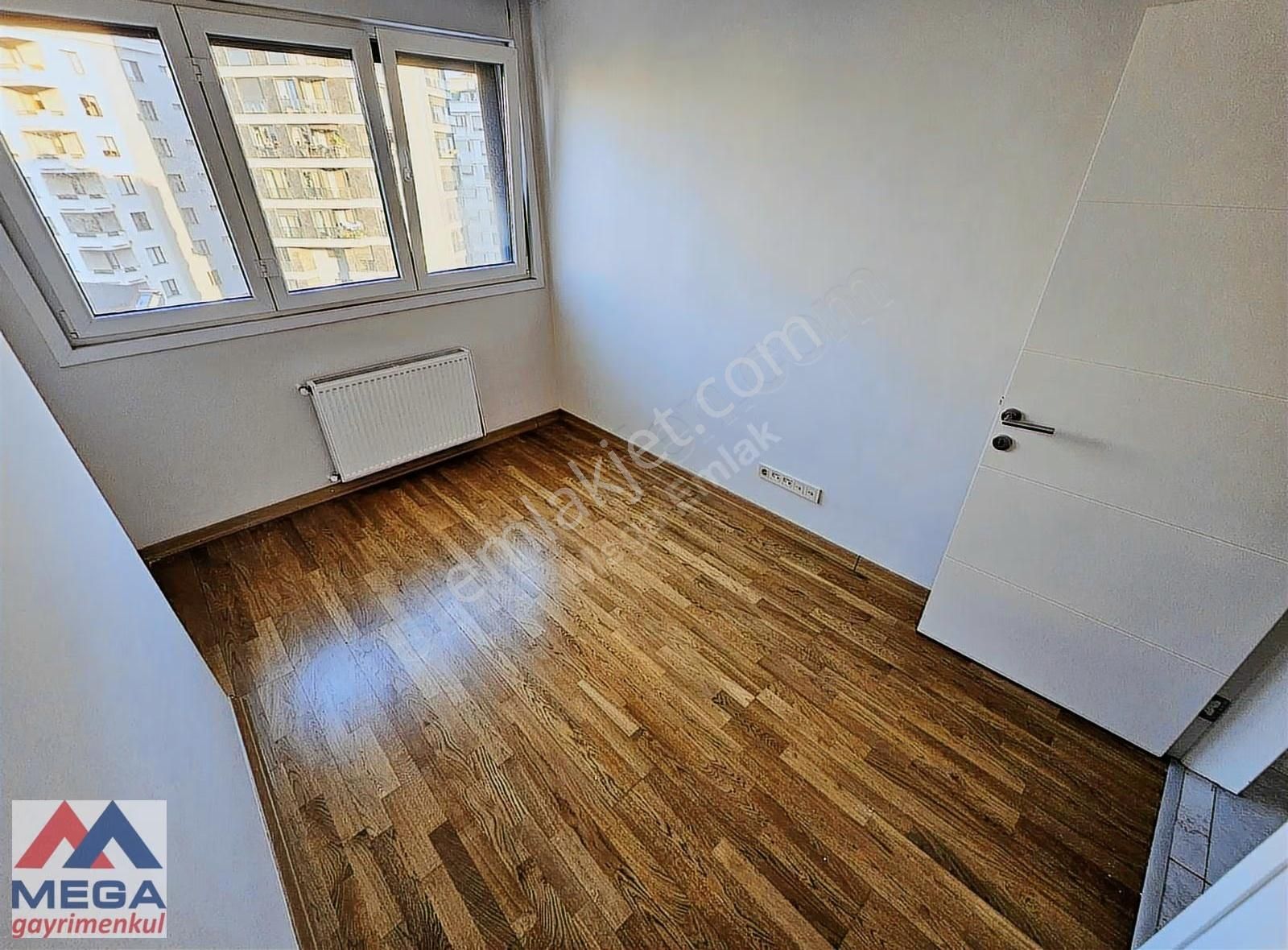 Mega'dan Yetkili Fenerbahçe De 130m2 3+1 Balkonlu Ferah Kiralık - Görsel 15