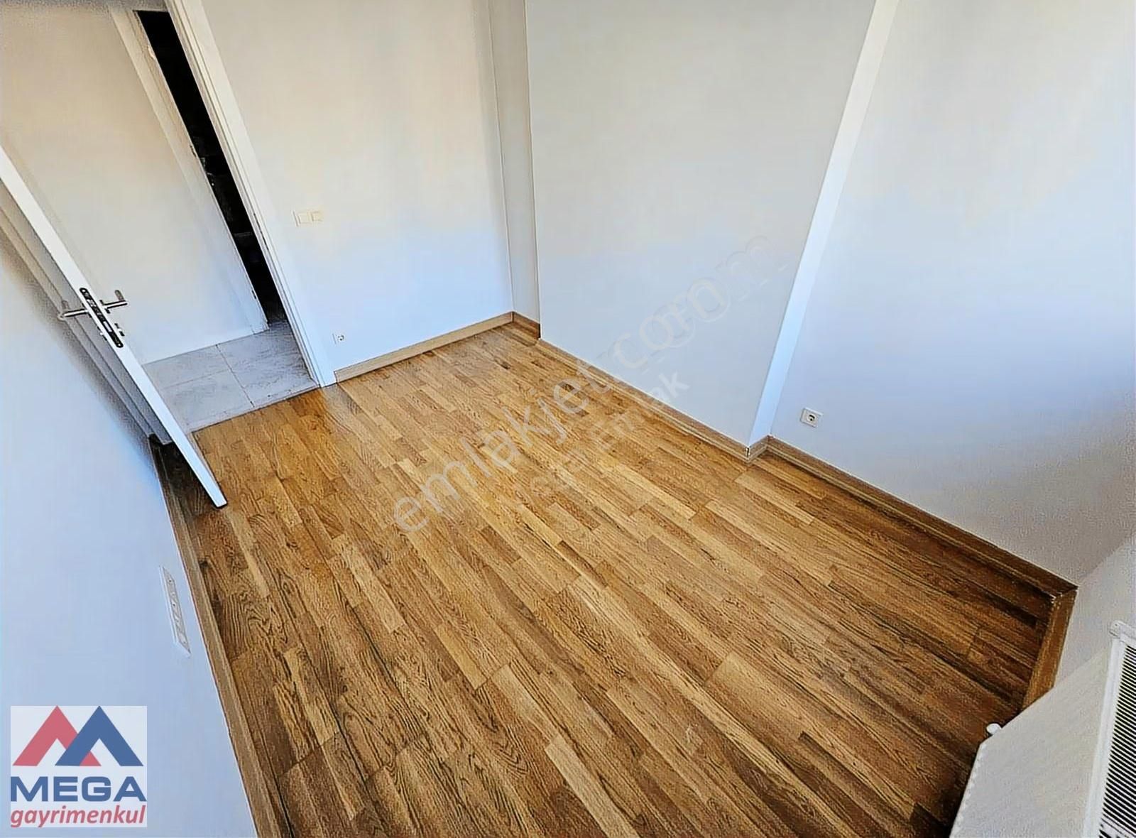 Mega'dan Yetkili Fenerbahçe De 130m2 3+1 Balkonlu Ferah Kiralık - Görsel 10