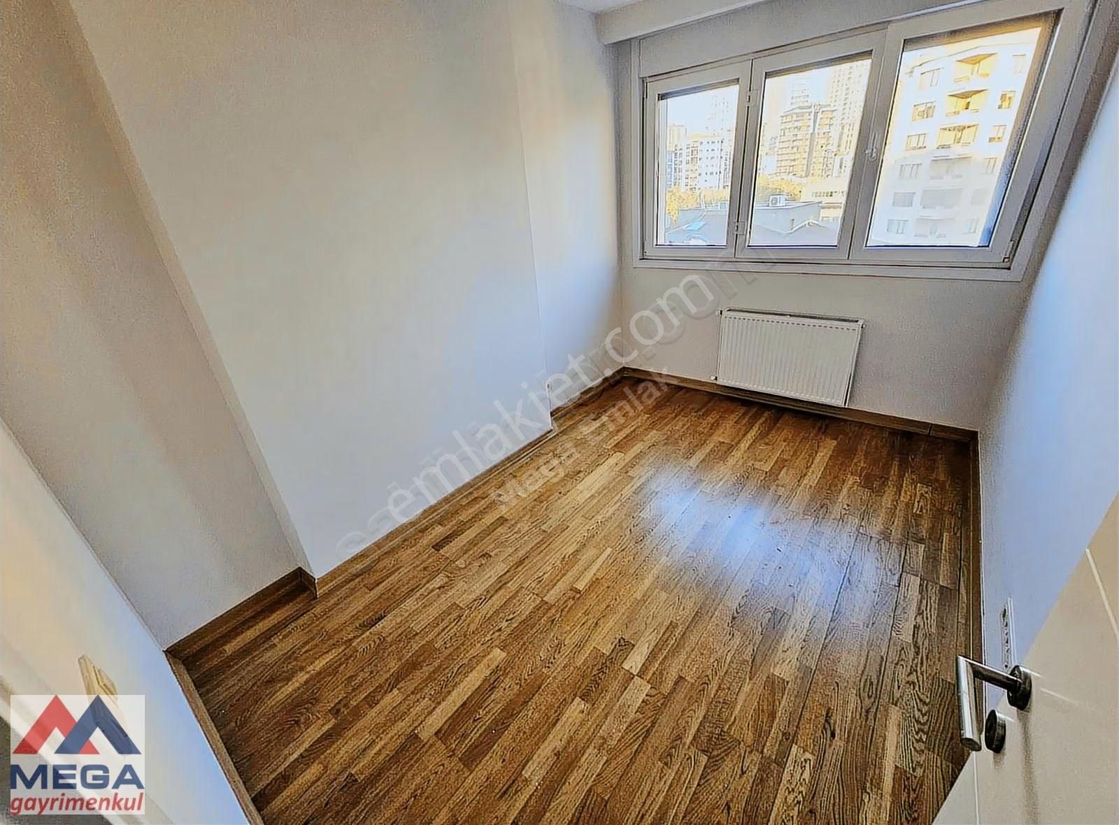 Mega'dan Yetkili Fenerbahçe De 130m2 3+1 Balkonlu Ferah Kiralık - Görsel 29