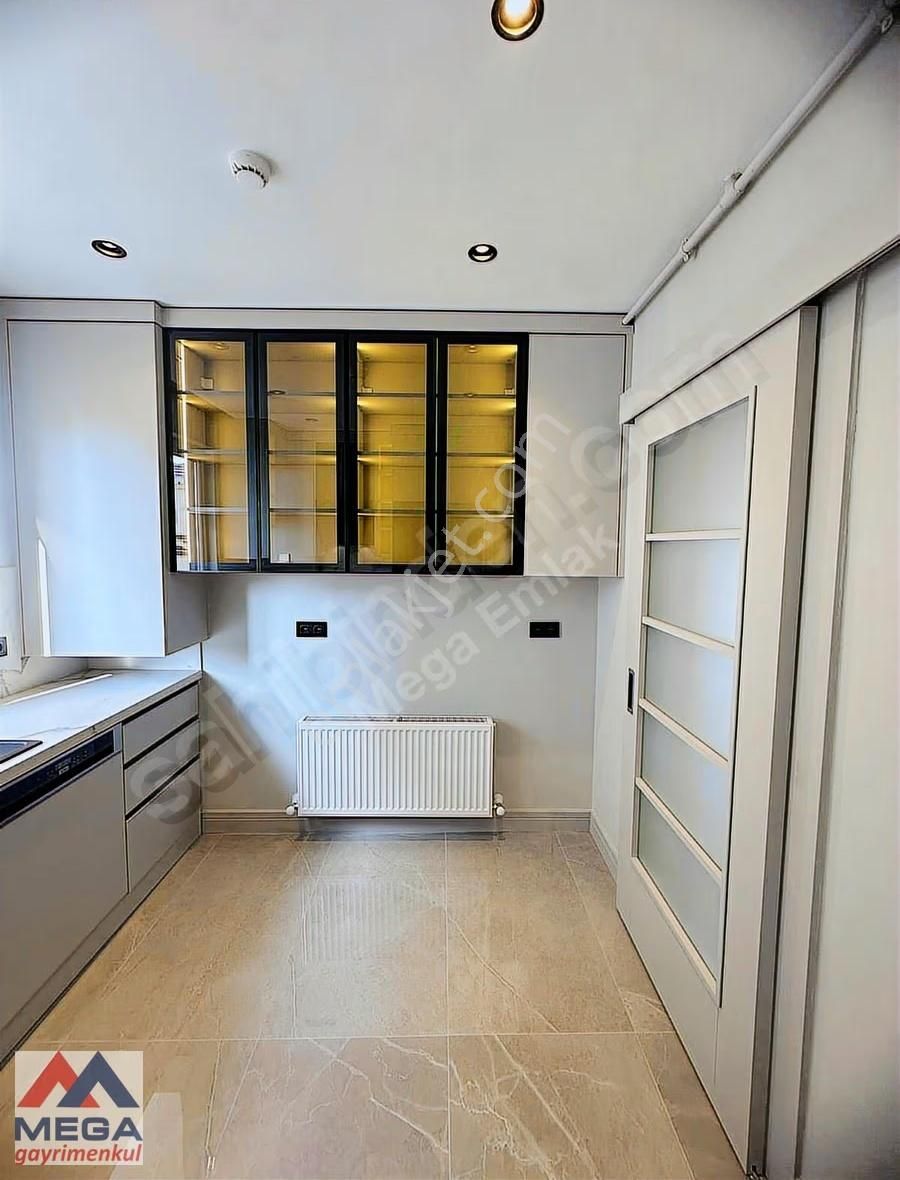 Mega'dan Kalamış'ta Deniz Manzaralı 100 M2 2+1 Eb.banyolu Daire - Görsel 3