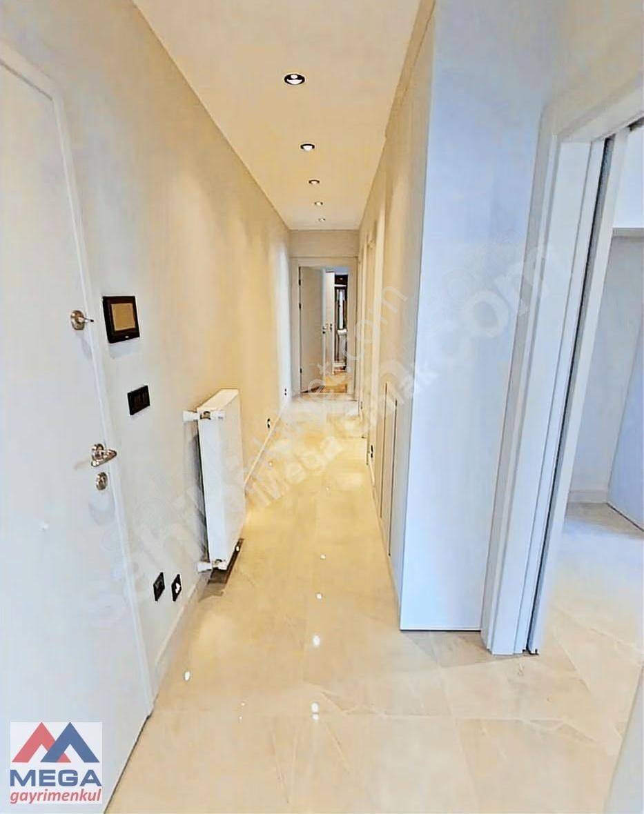 Mega'dan Kalamış'ta Deniz Manzaralı 100 M2 2+1 Eb.banyolu Daire - Görsel 4